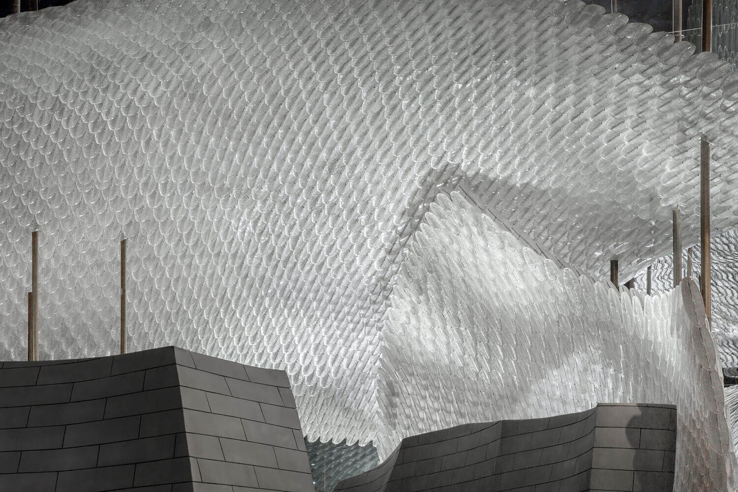 Lighting application，Song dynasty，Glass，traditional culture，Feather，Bionics Design ，restaurant，