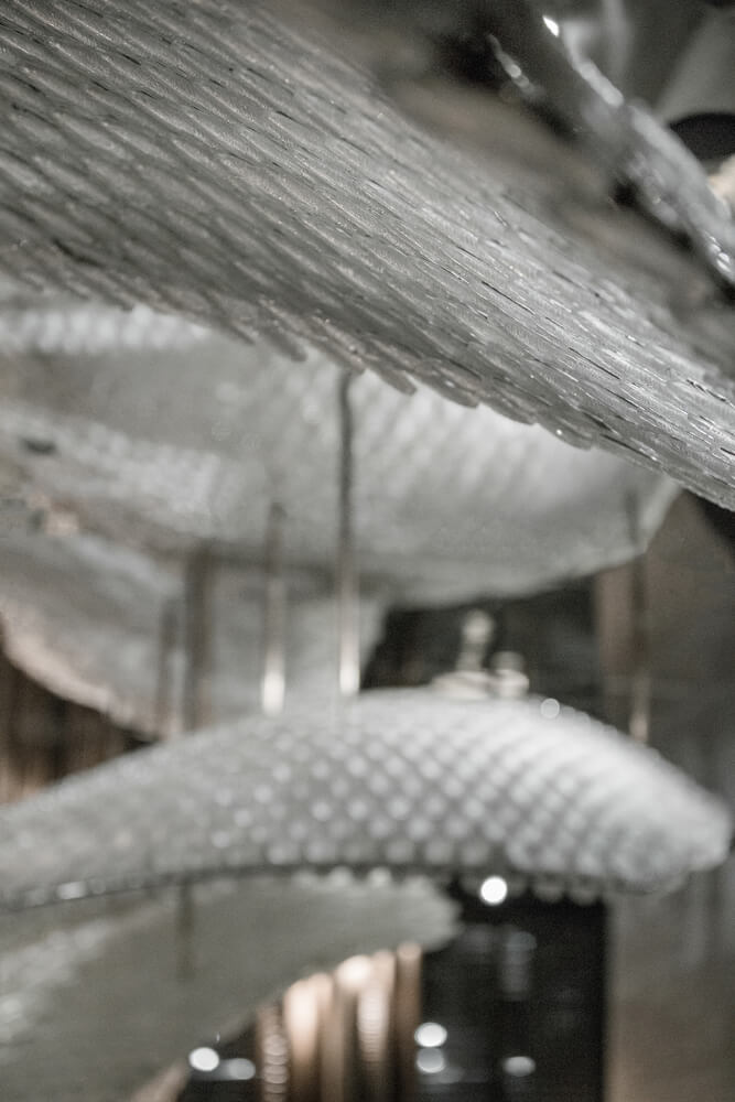 Lighting application，Song dynasty，Glass，traditional culture，Feather，Bionics Design ，restaurant，