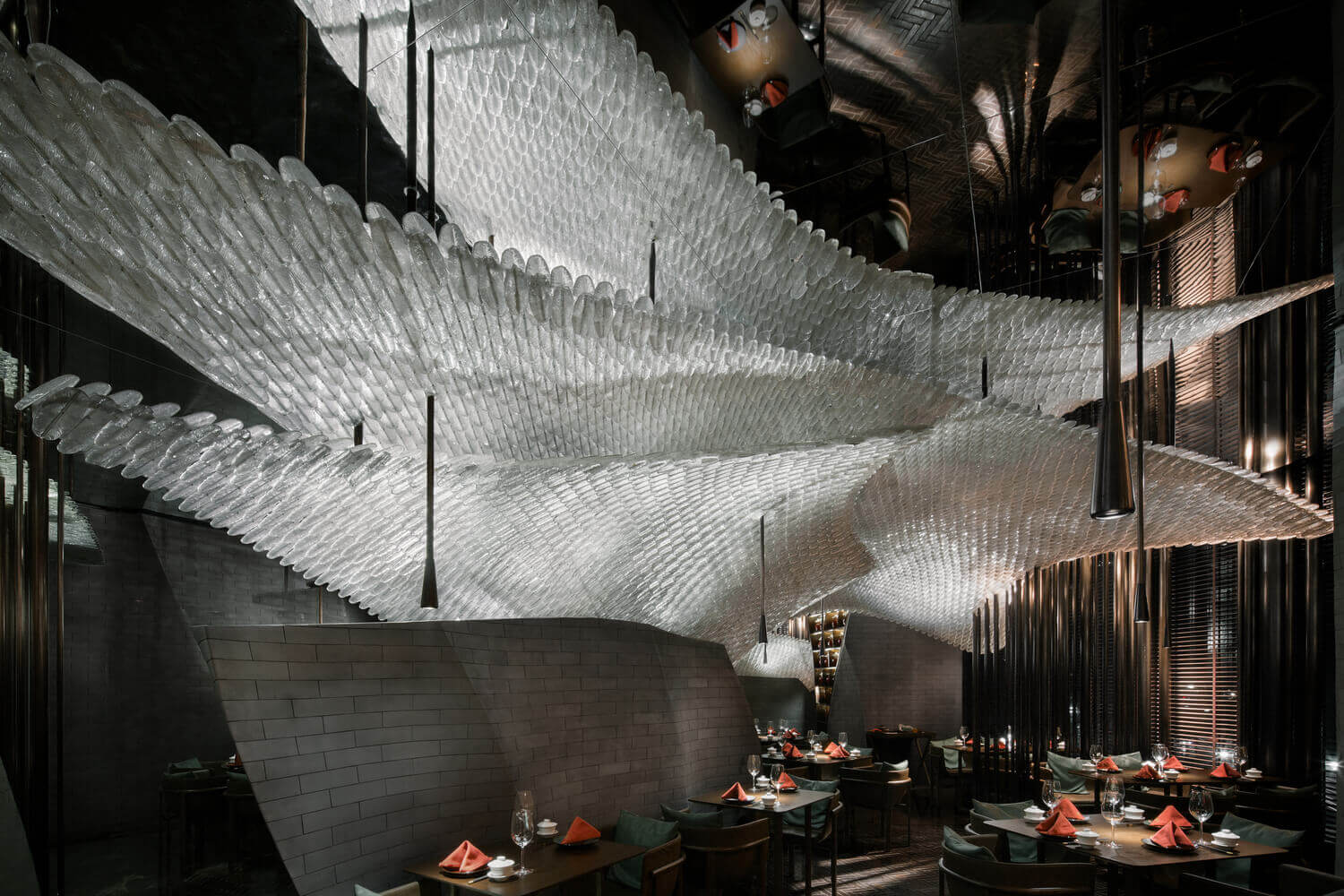 Lighting application，Song dynasty，Glass，traditional culture，Feather，Bionics Design ，restaurant，