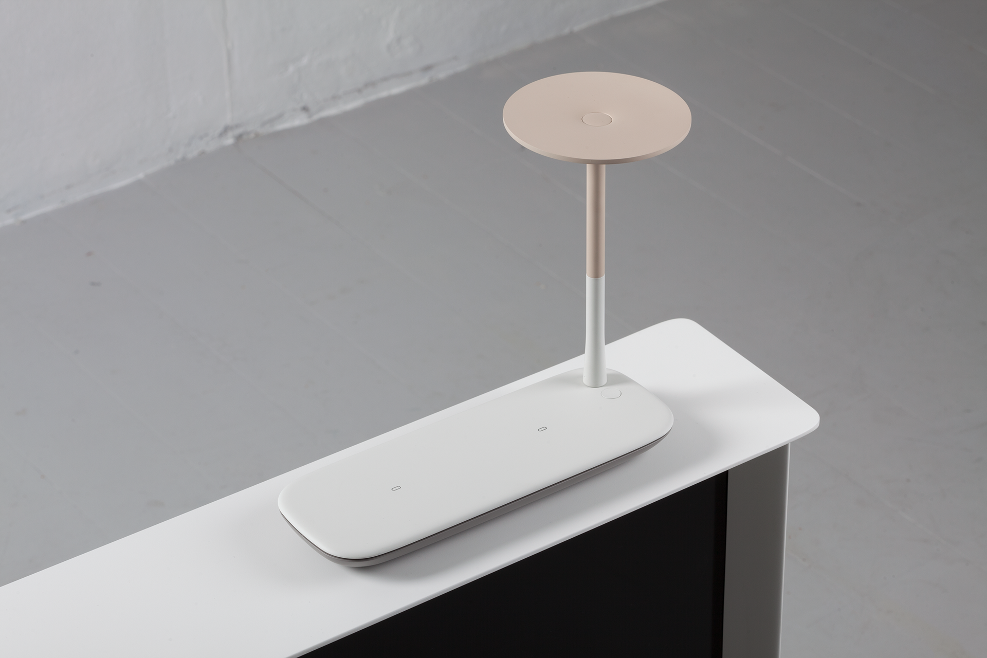 industrial design，Intelligent products，Wireless charging，