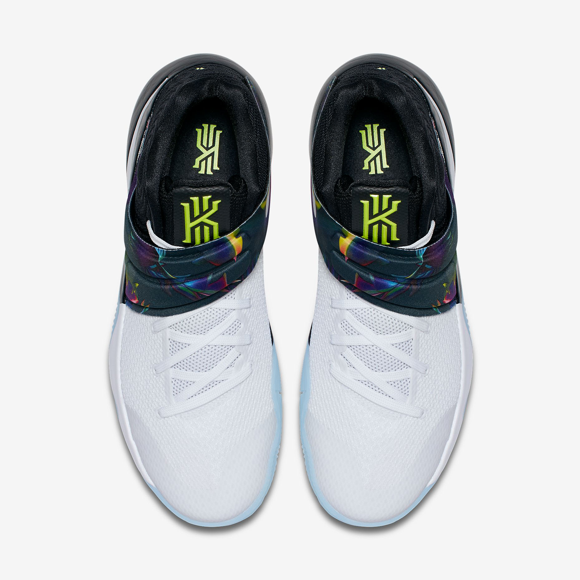 Graphic Artist Designer，gym shoes，nike，