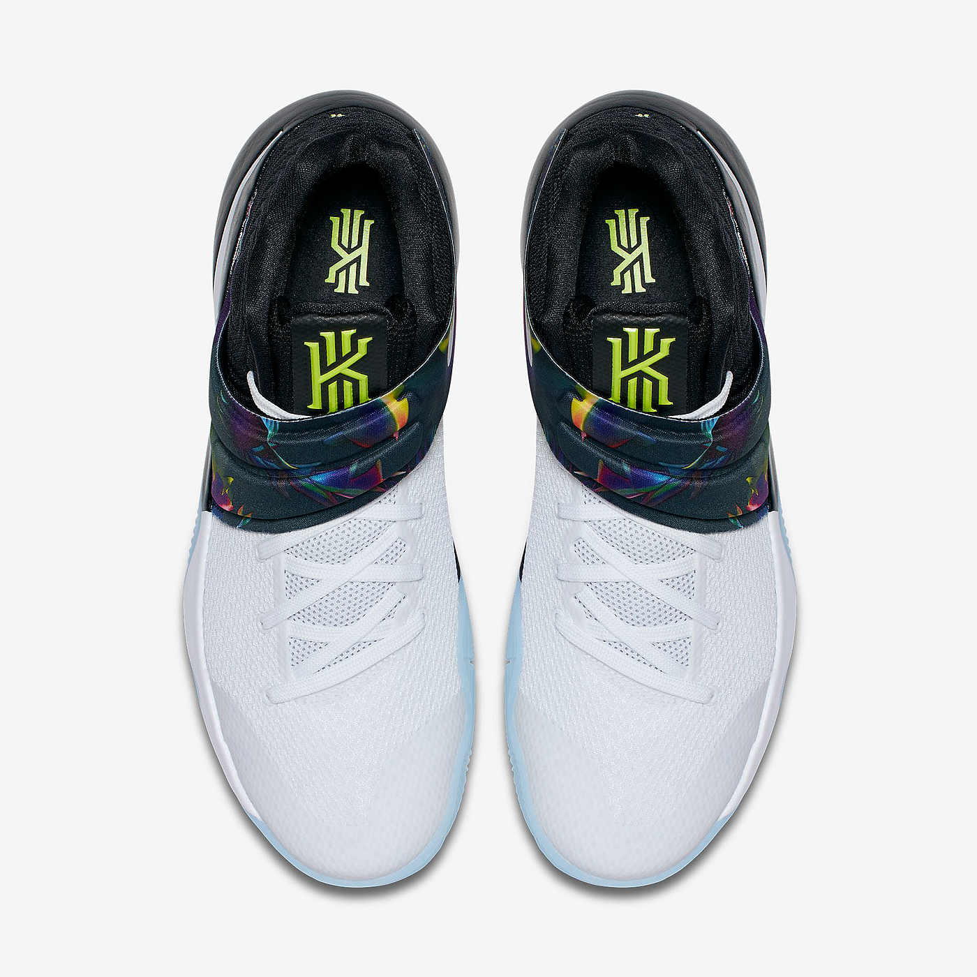 Graphic Artist Designer，gym shoes，nike，