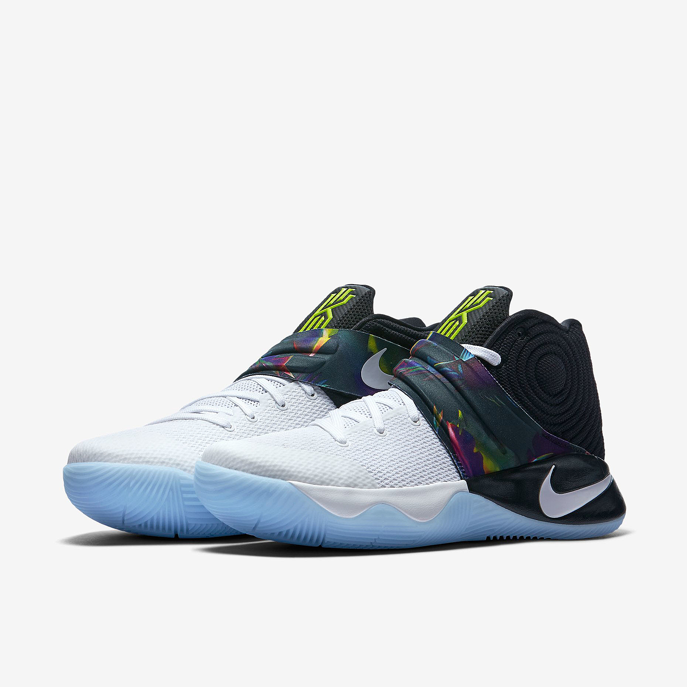 Graphic Artist Designer，gym shoes，nike，