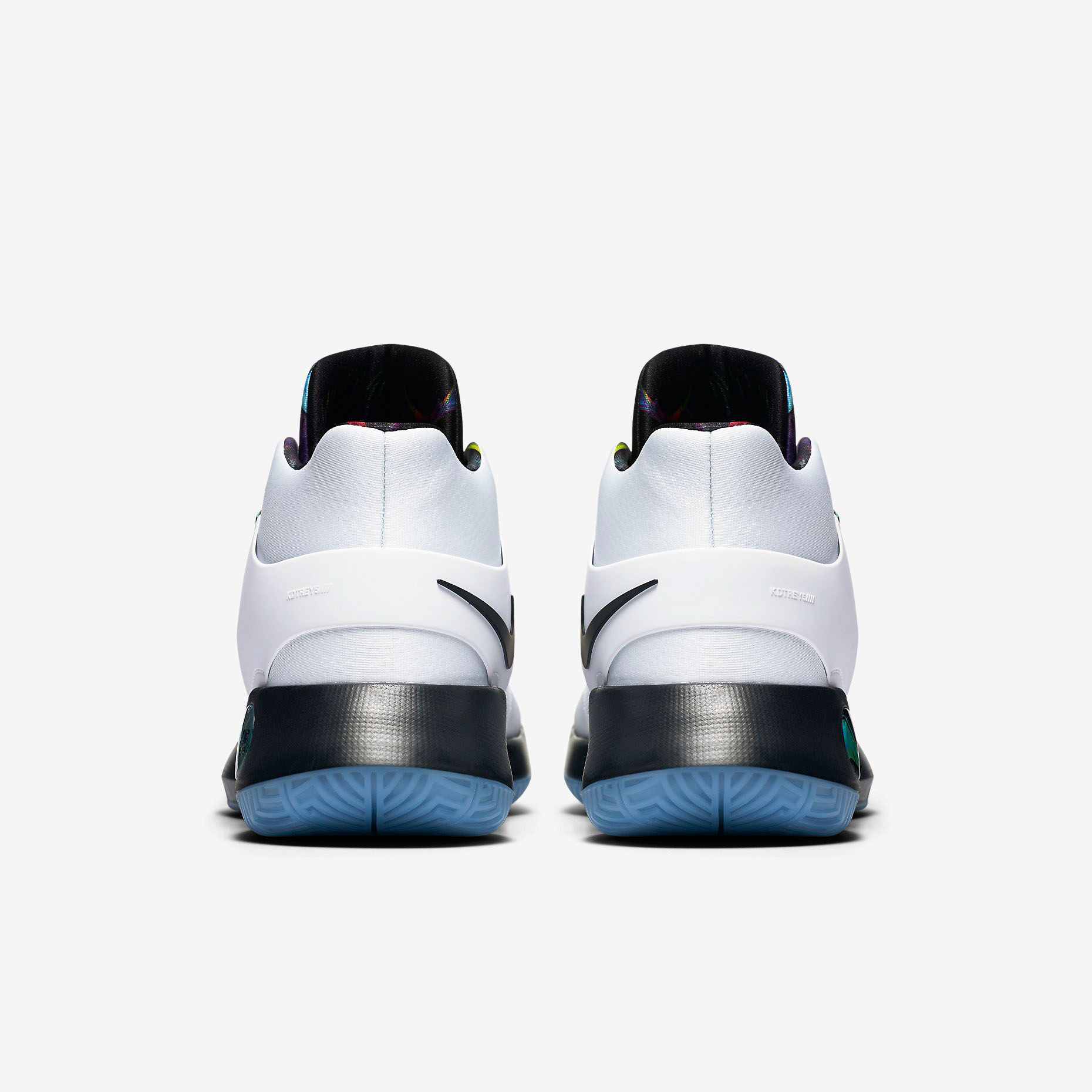 Graphic Artist Designer，gym shoes，nike，