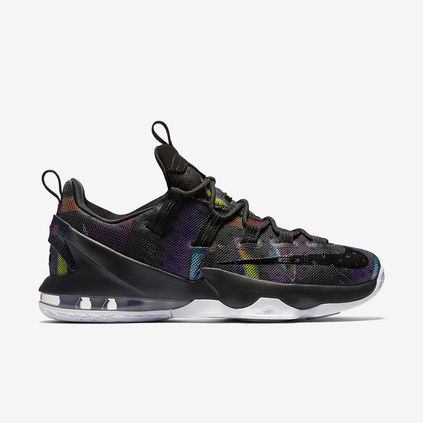Graphic Artist Designer，gym shoes，nike，