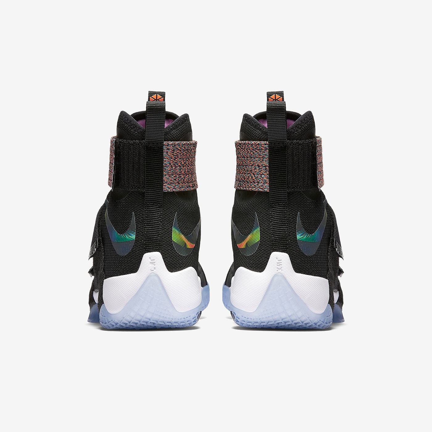 Graphic Artist Designer，gym shoes，nike，