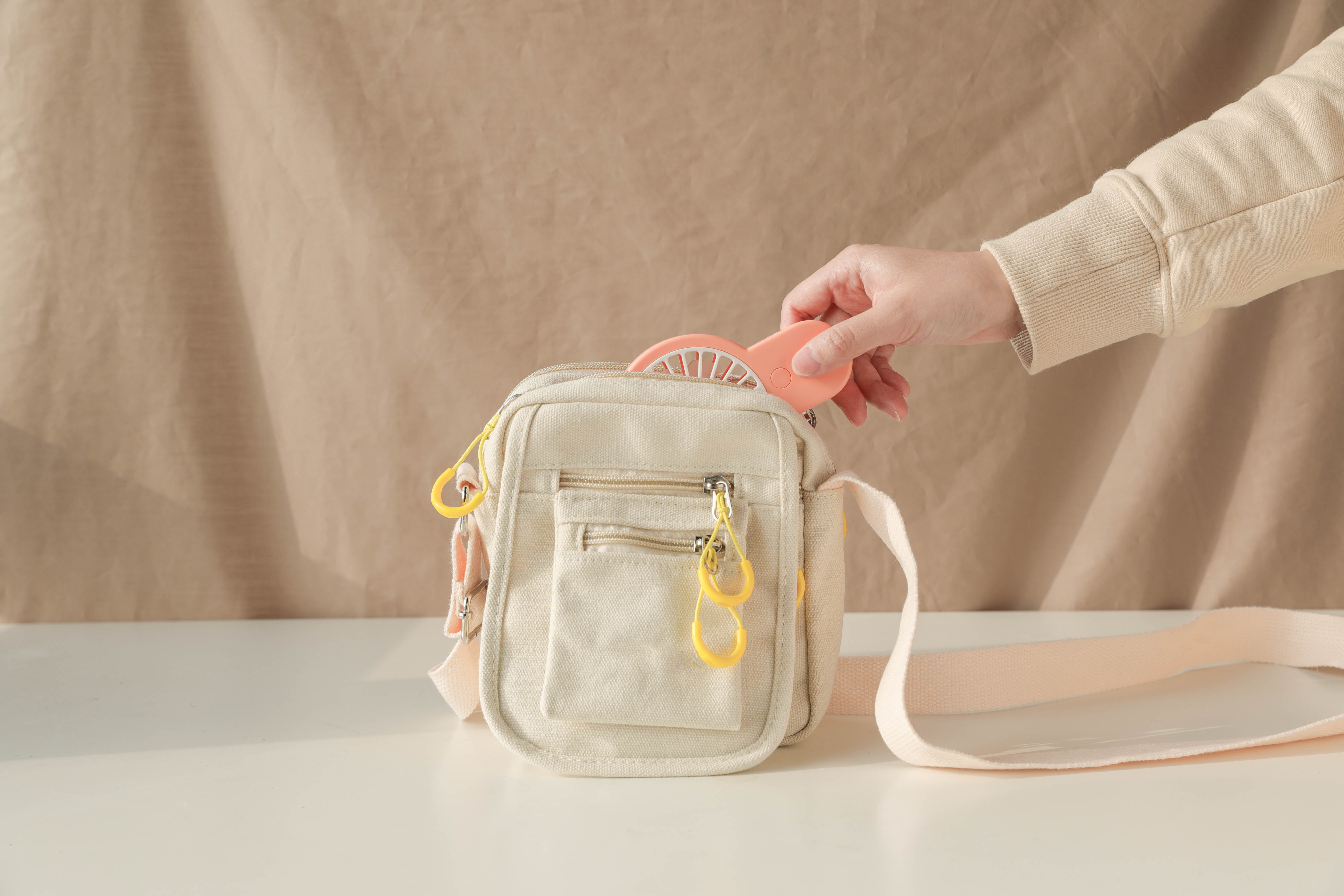 Fan，Mini，lovely，like a breath of fresh air，