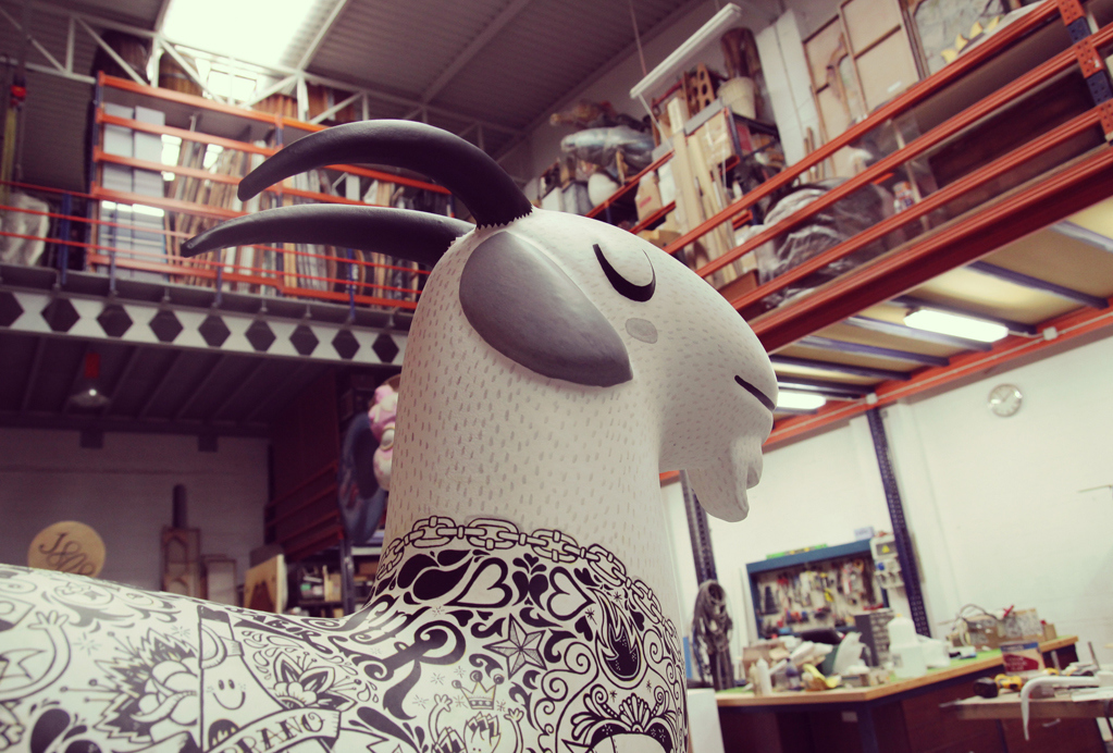 Hand drawn，lithe，comfortable，stable，