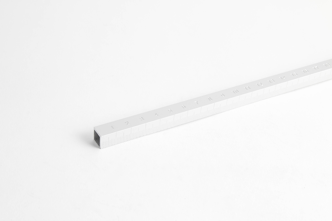 Grid ruler，aluminium，Lucas Avenas，