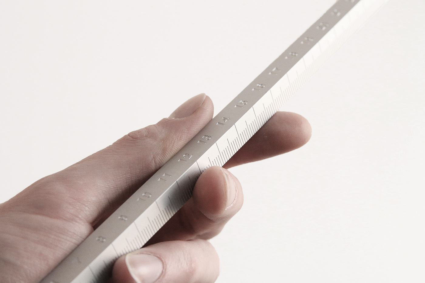 Grid ruler，aluminium，Lucas Avenas，