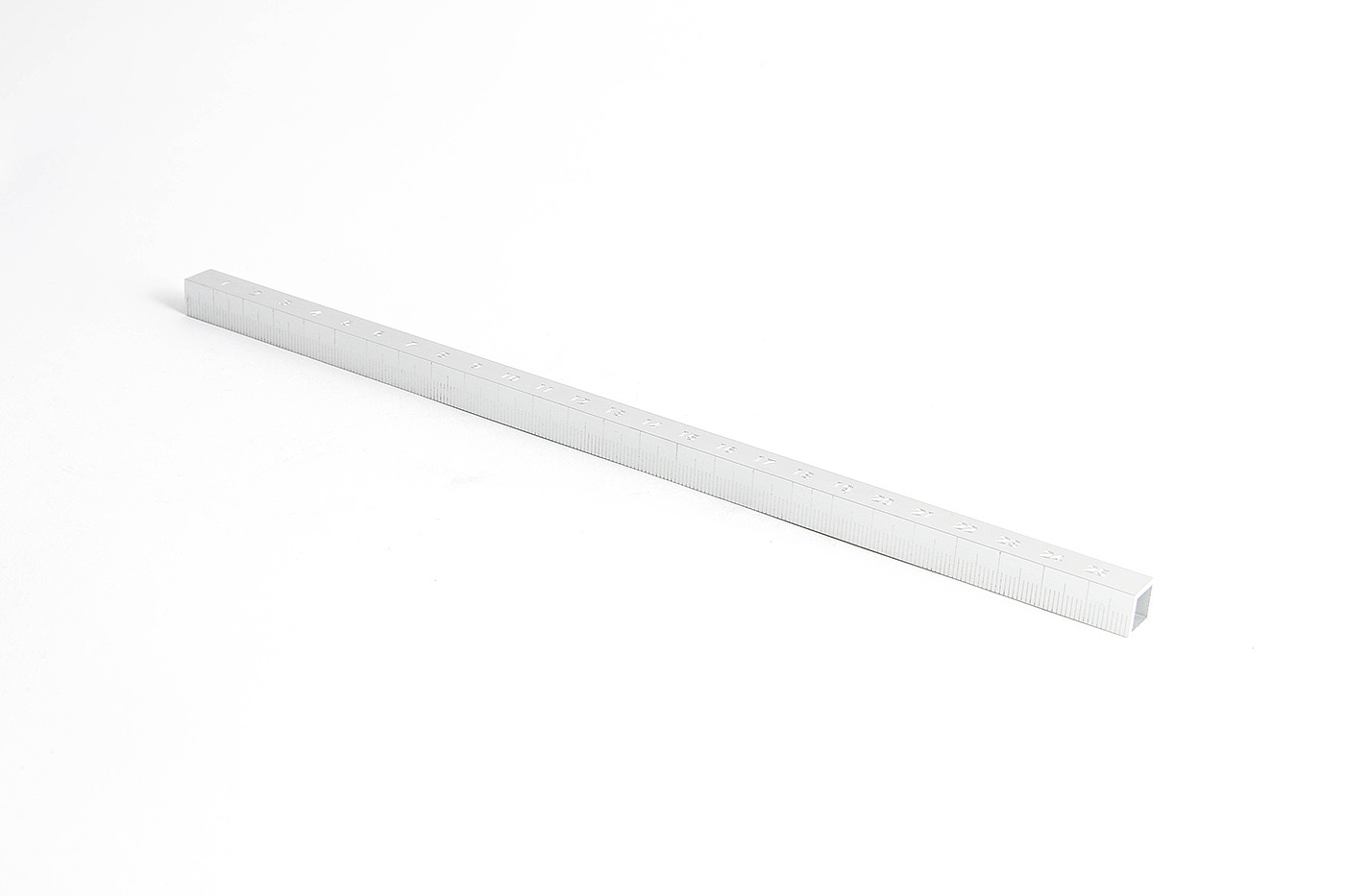 Grid ruler，aluminium，Lucas Avenas，