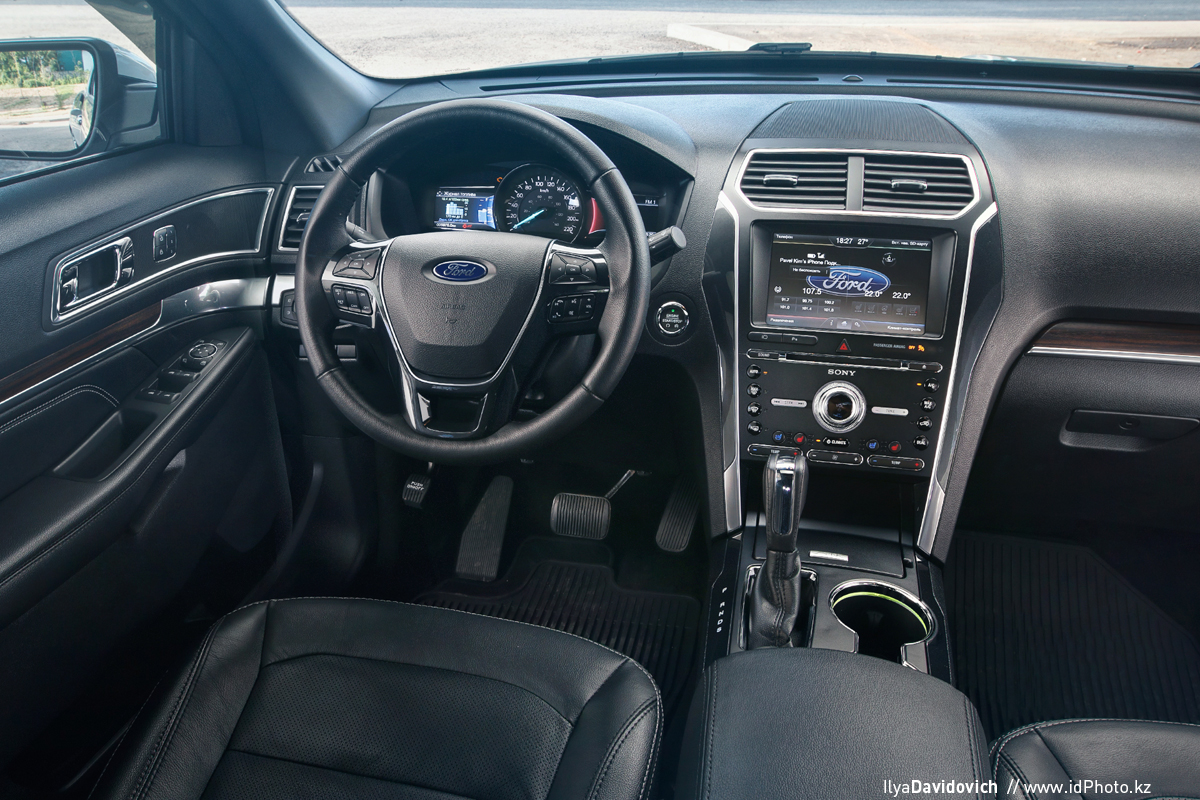 Ilya Davidovich，automobile，white，Ford，ford，