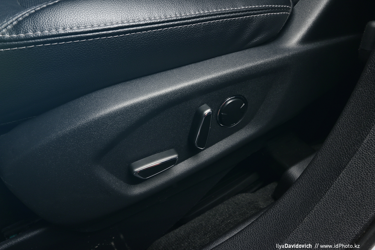 Ilya Davidovich，automobile，white，Ford，ford，