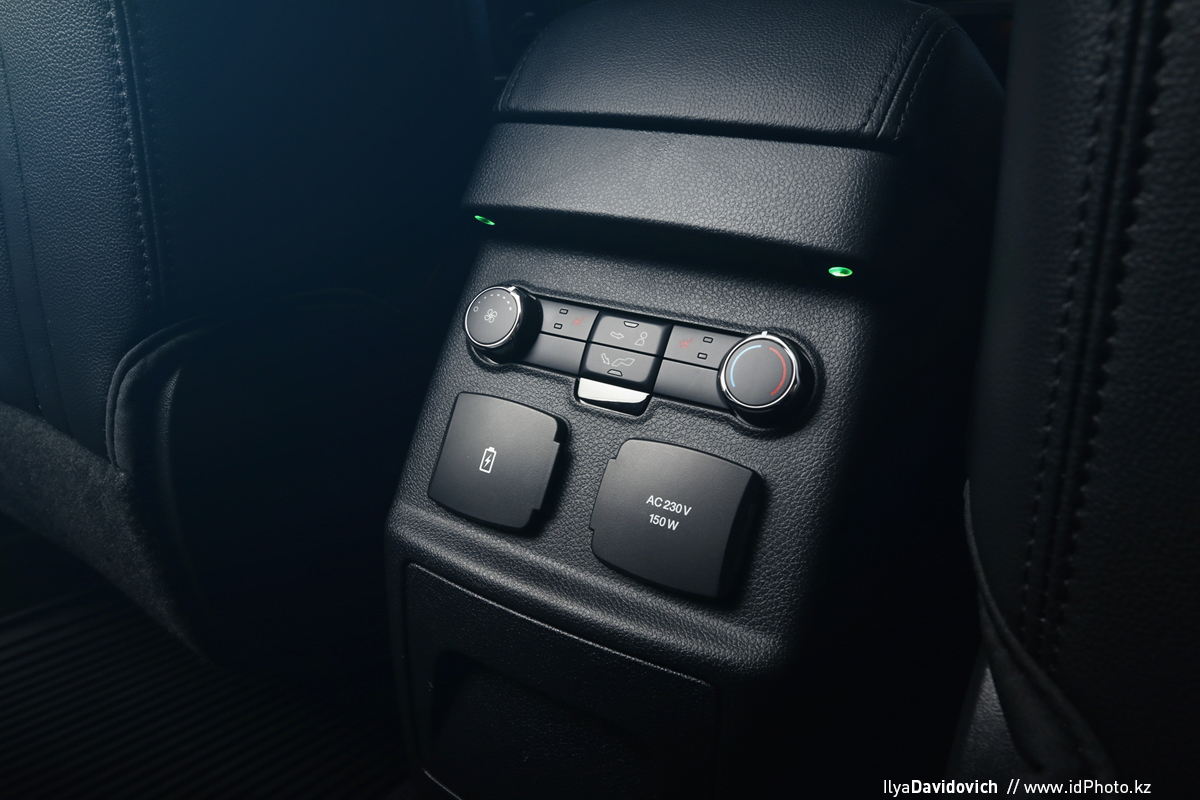 Ilya Davidovich，automobile，white，Ford，ford，