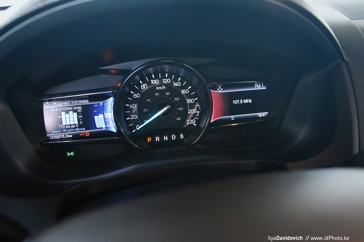 Ilya Davidovich，automobile，white，Ford，ford，