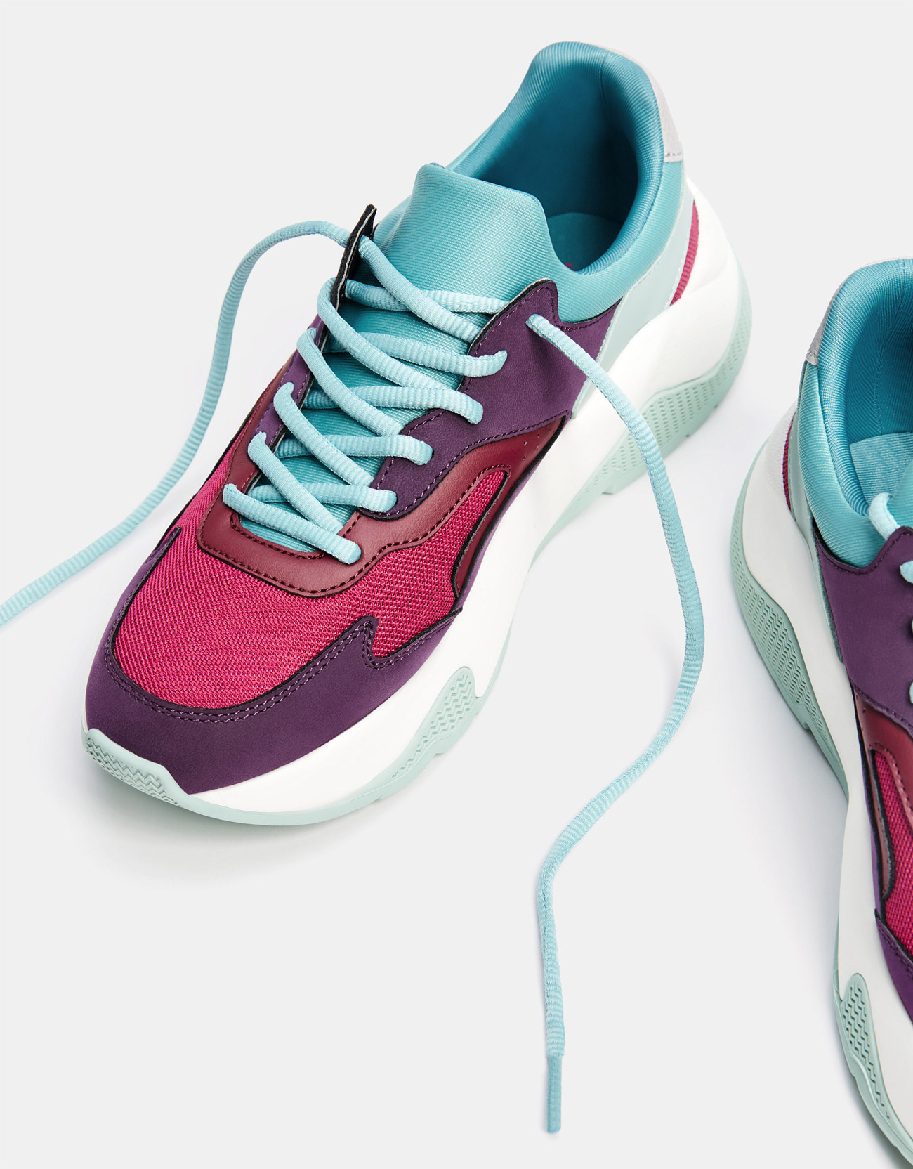 Inditex Beach，Running shoes，motion，