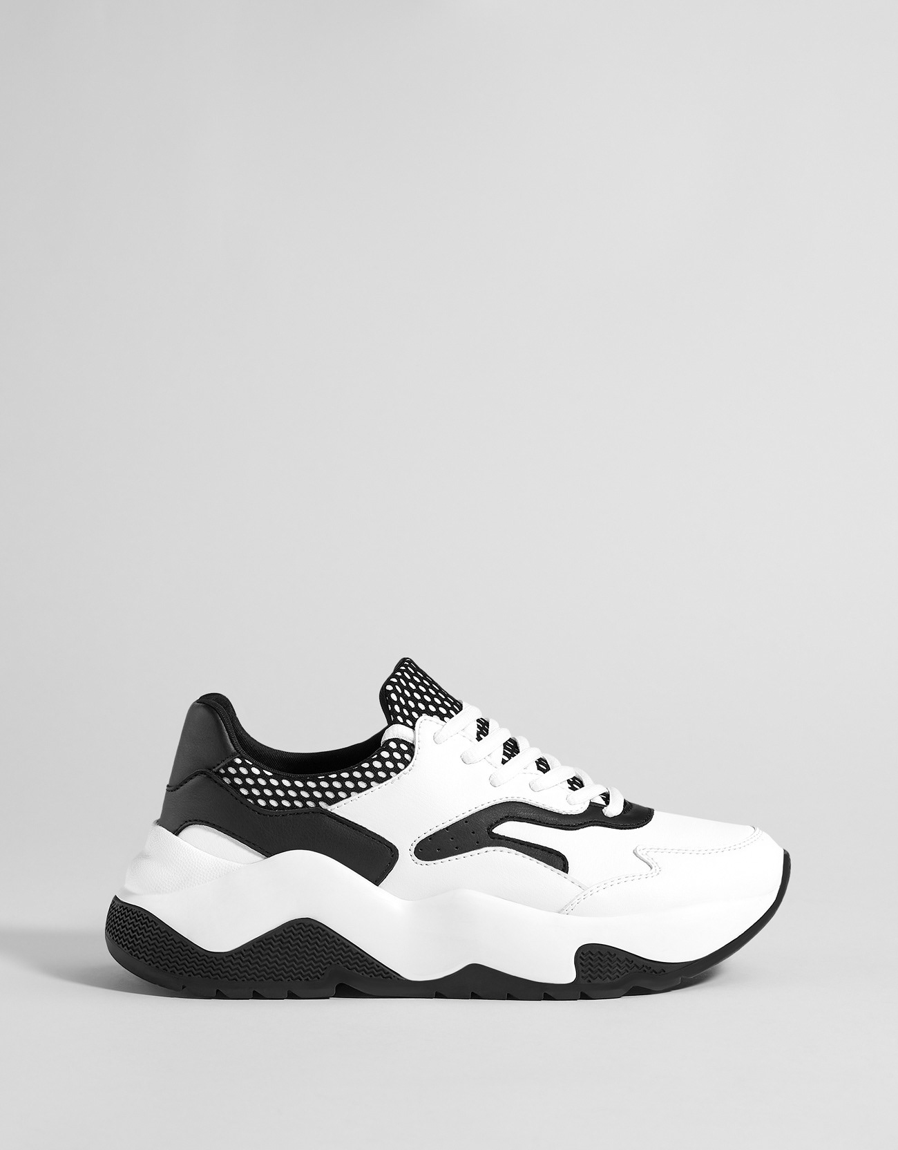 Inditex Beach，Running shoes，motion，