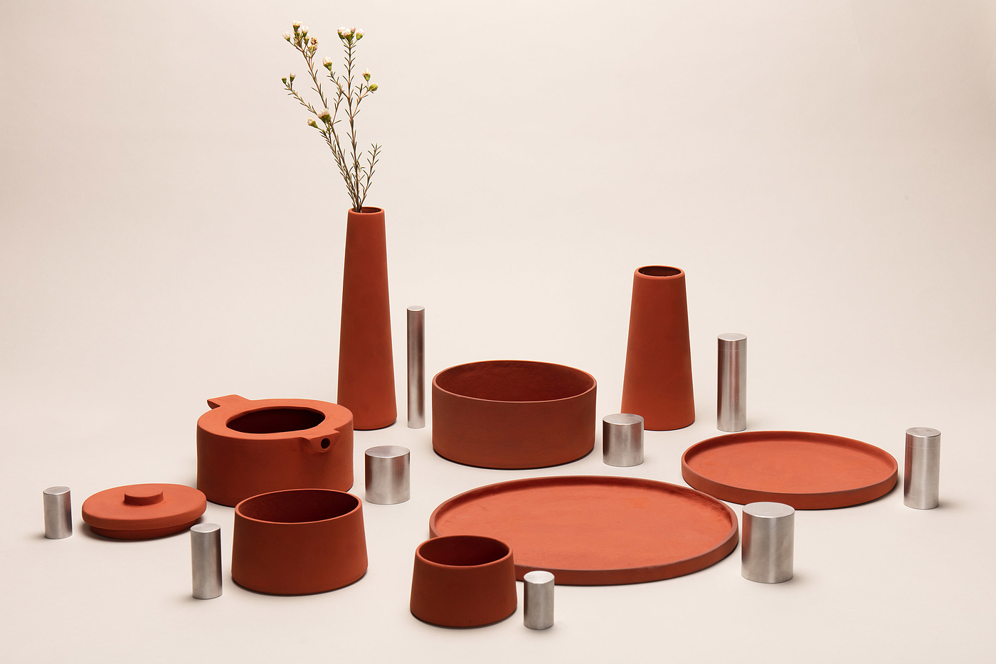 Waste utilization，Red mud residue，Ceramic tableware，environment protection，