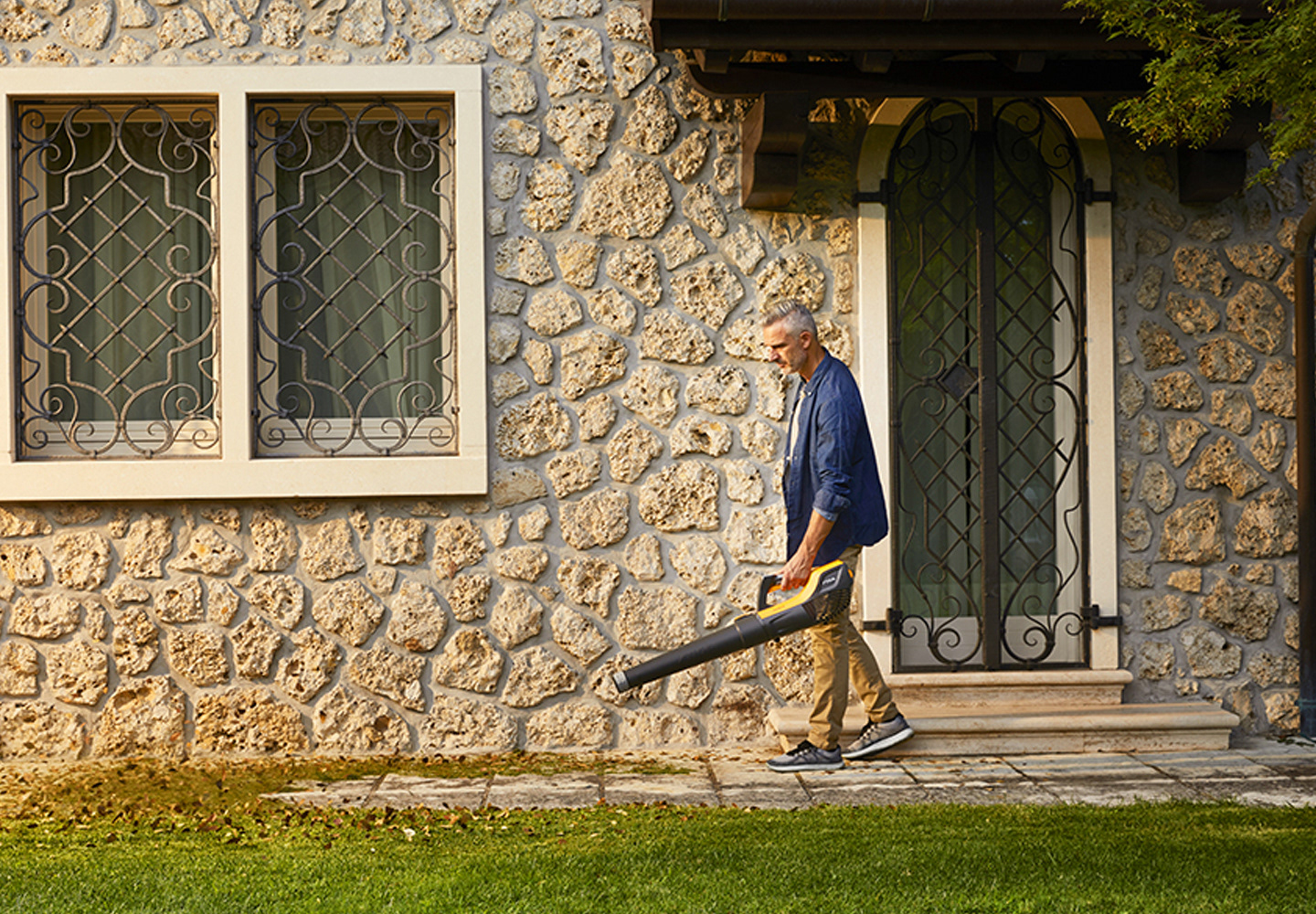 Blow，fallen leaves，STIGA 500，