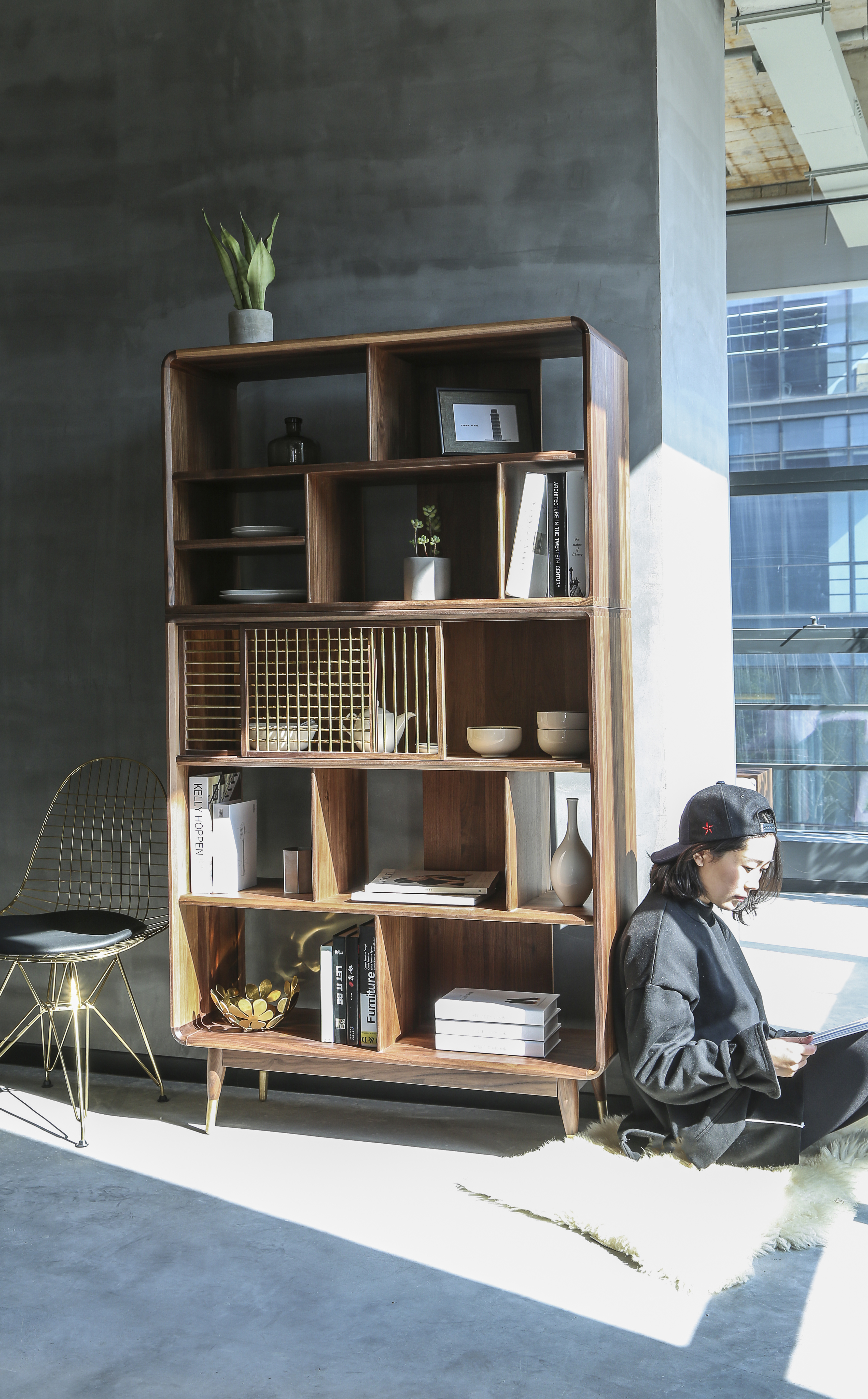 Furniture designer Ren Mengying，