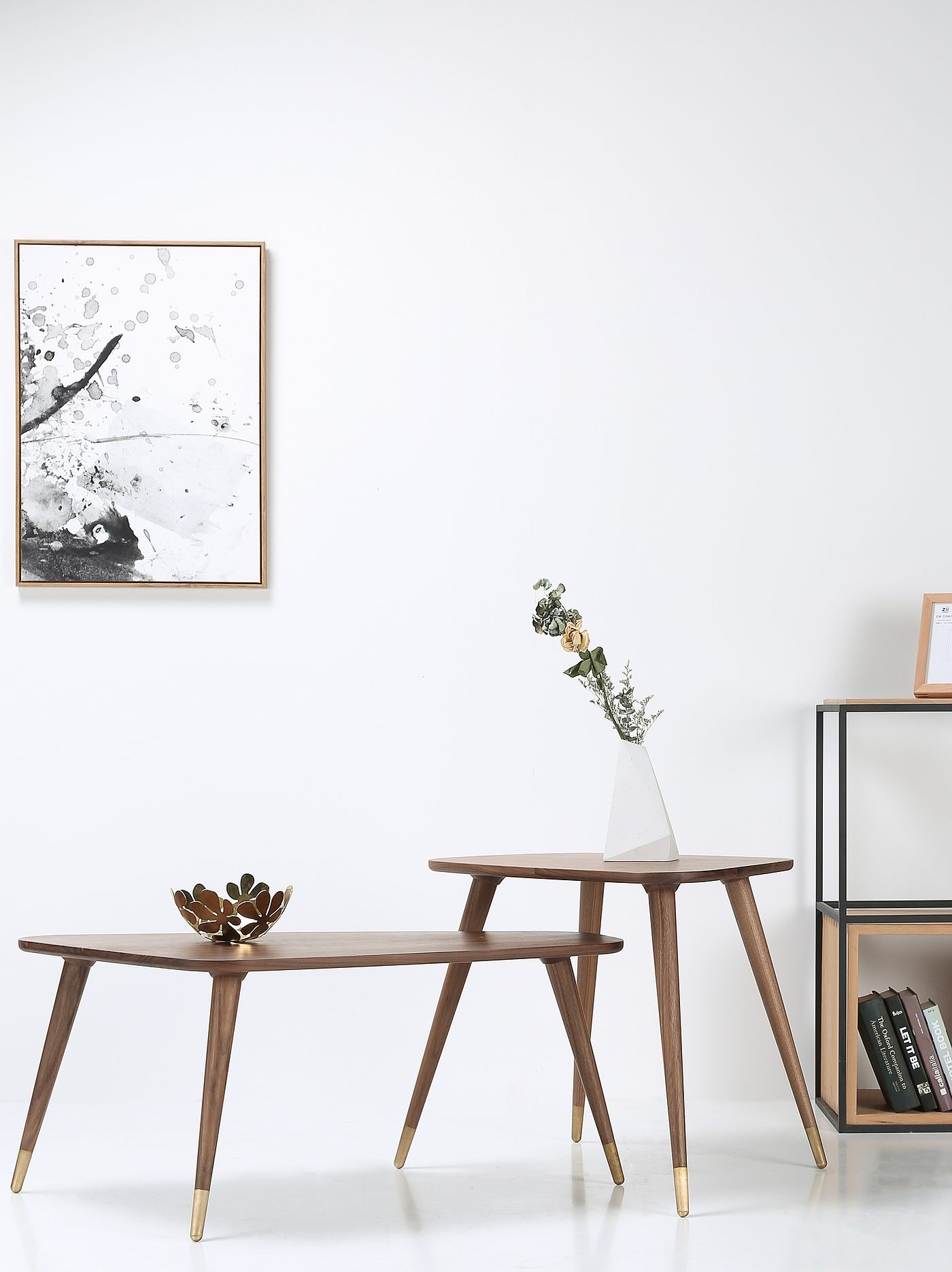 Furniture designer Ren Mengying，