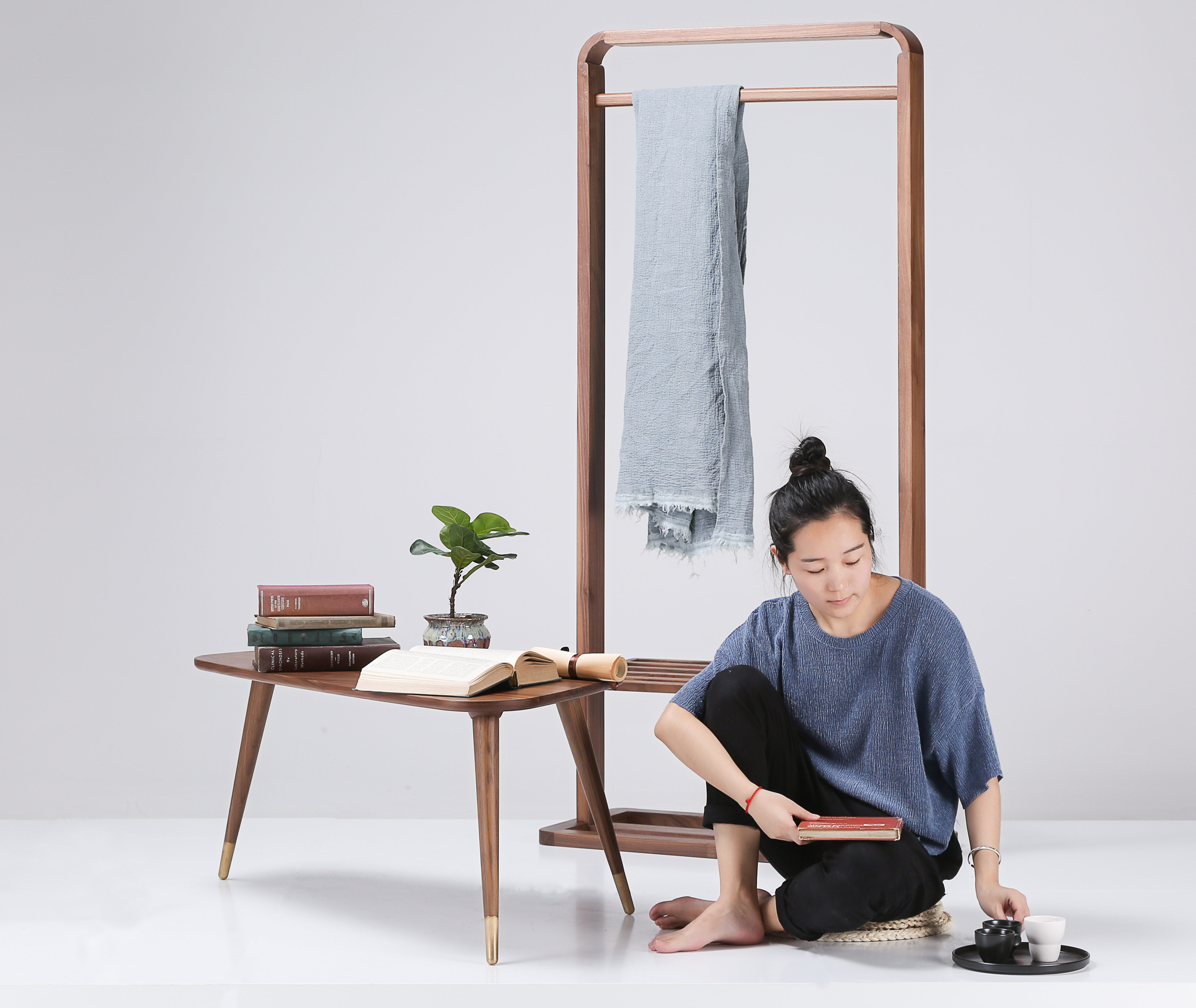 Furniture designer Ren Mengying，
