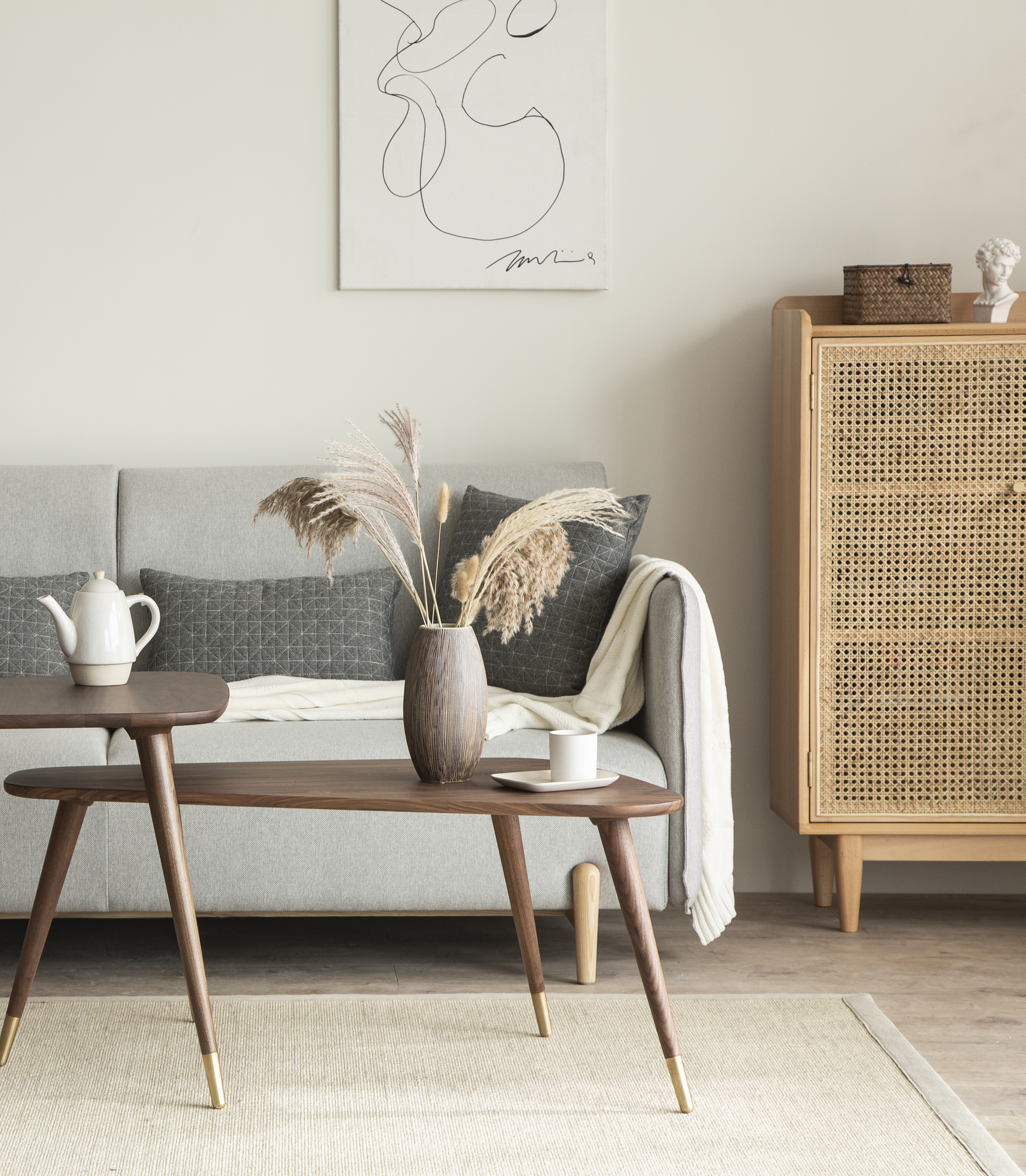 Furniture designer Ren Mengying，