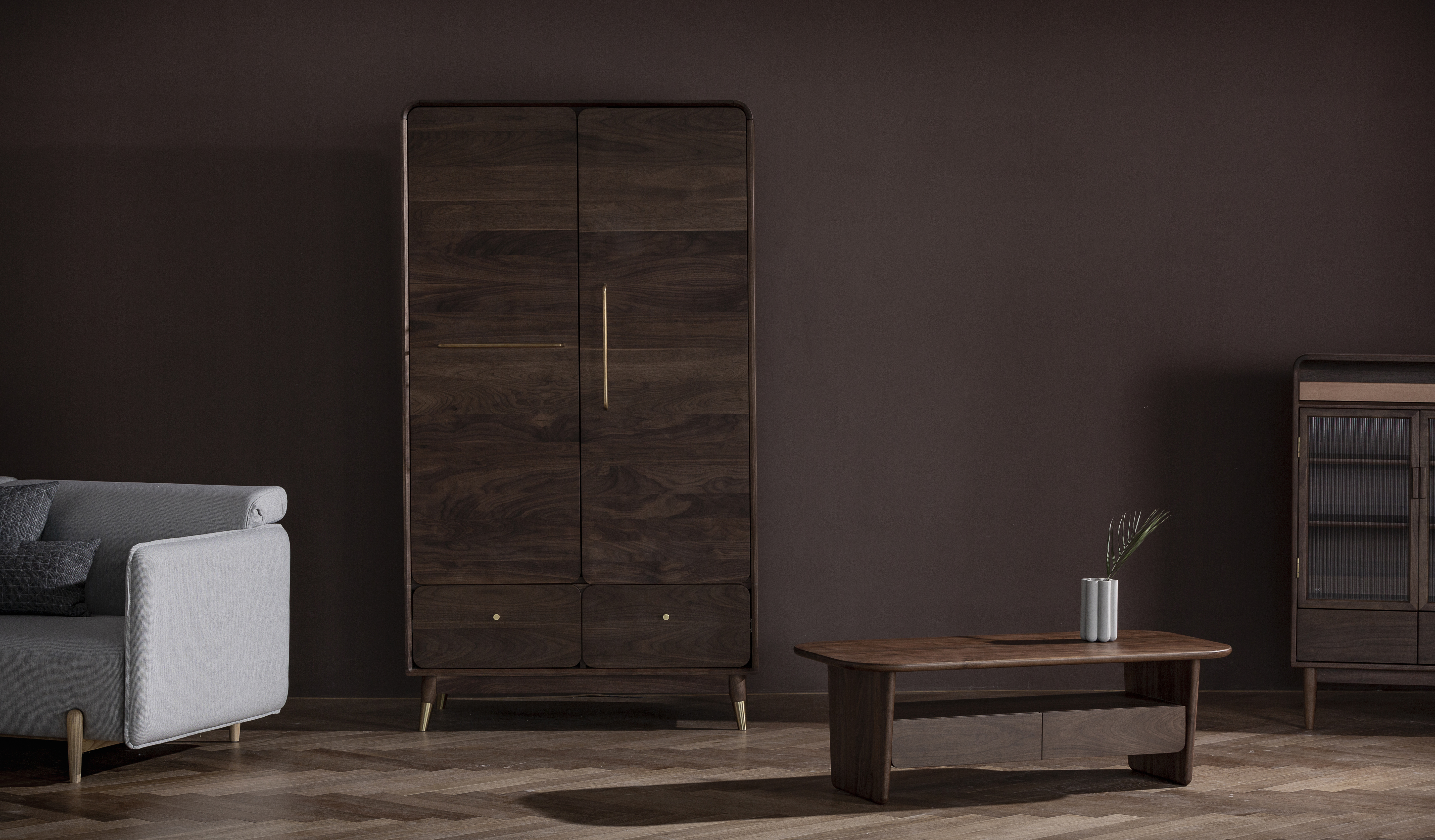 Furniture designer Ren Mengying，