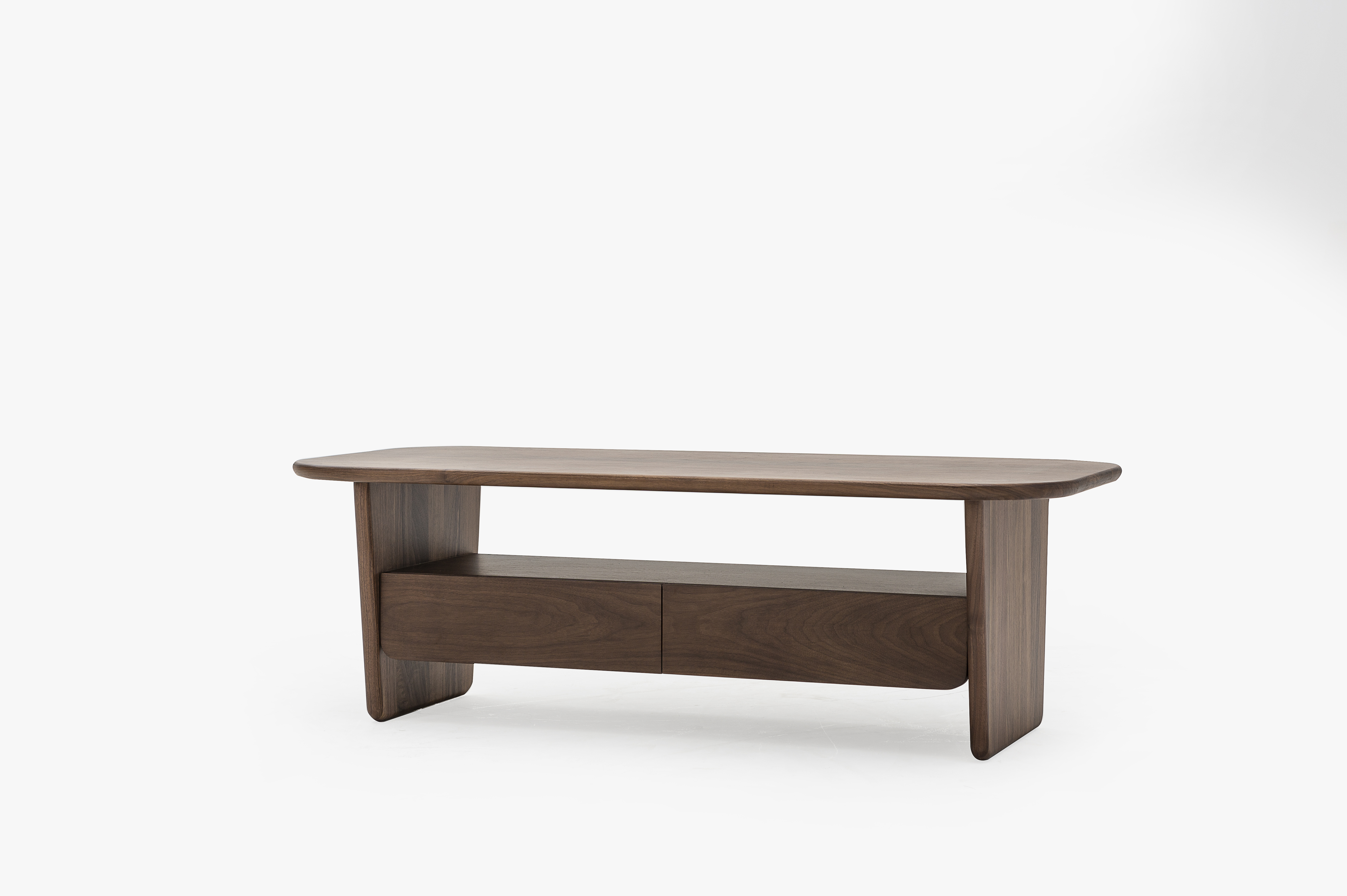 Furniture designer Ren Mengying，