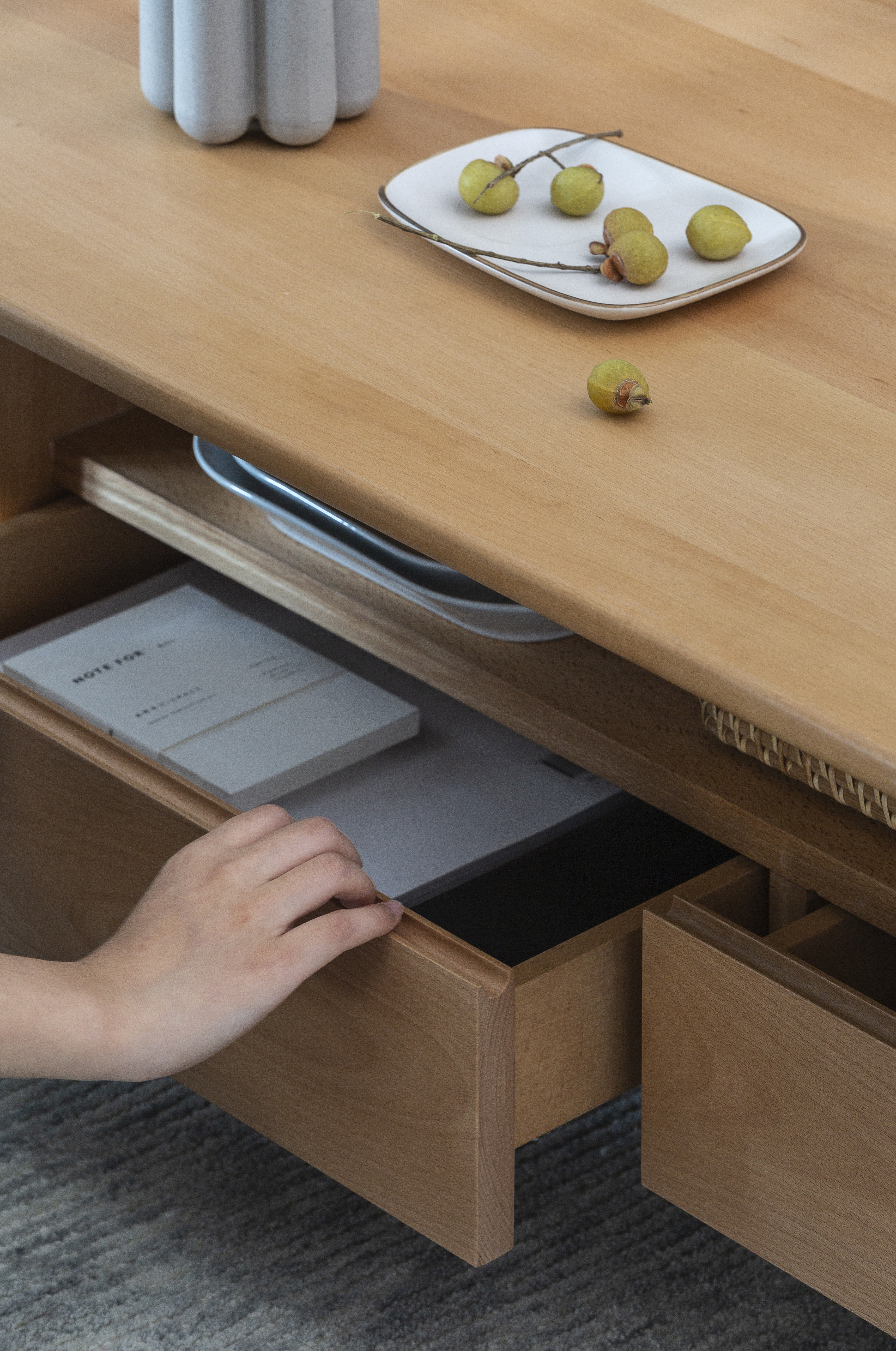 Furniture designer Ren Mengying，