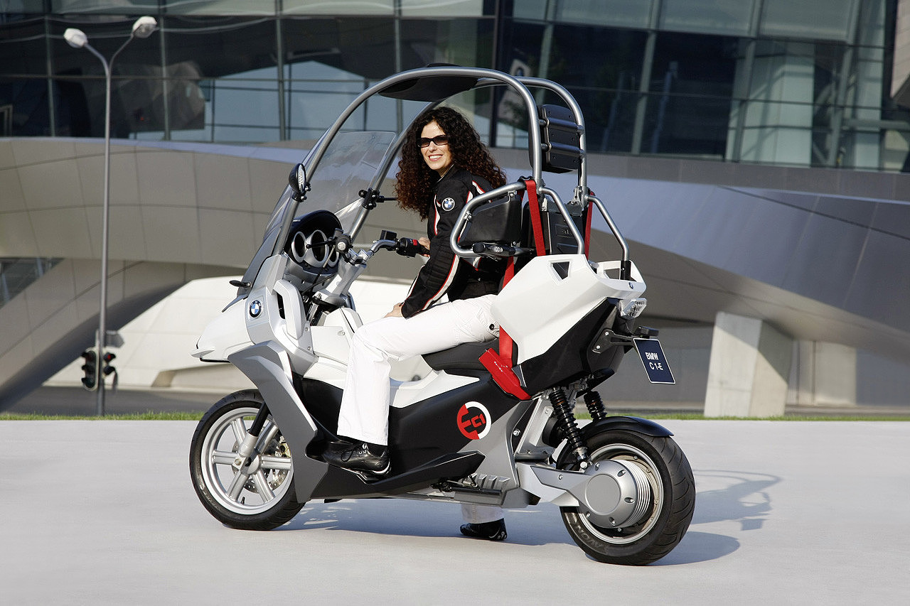 bmw，motorcycle，Ceiling，vehicle，Ladies，
