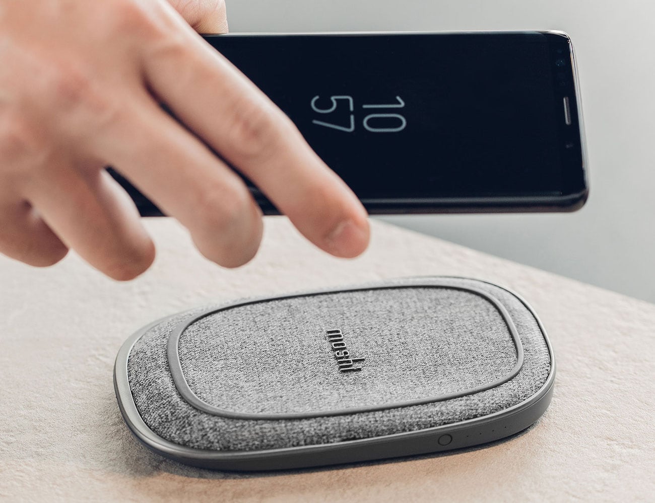 texture of material，fashion，portable，wireless charger ，