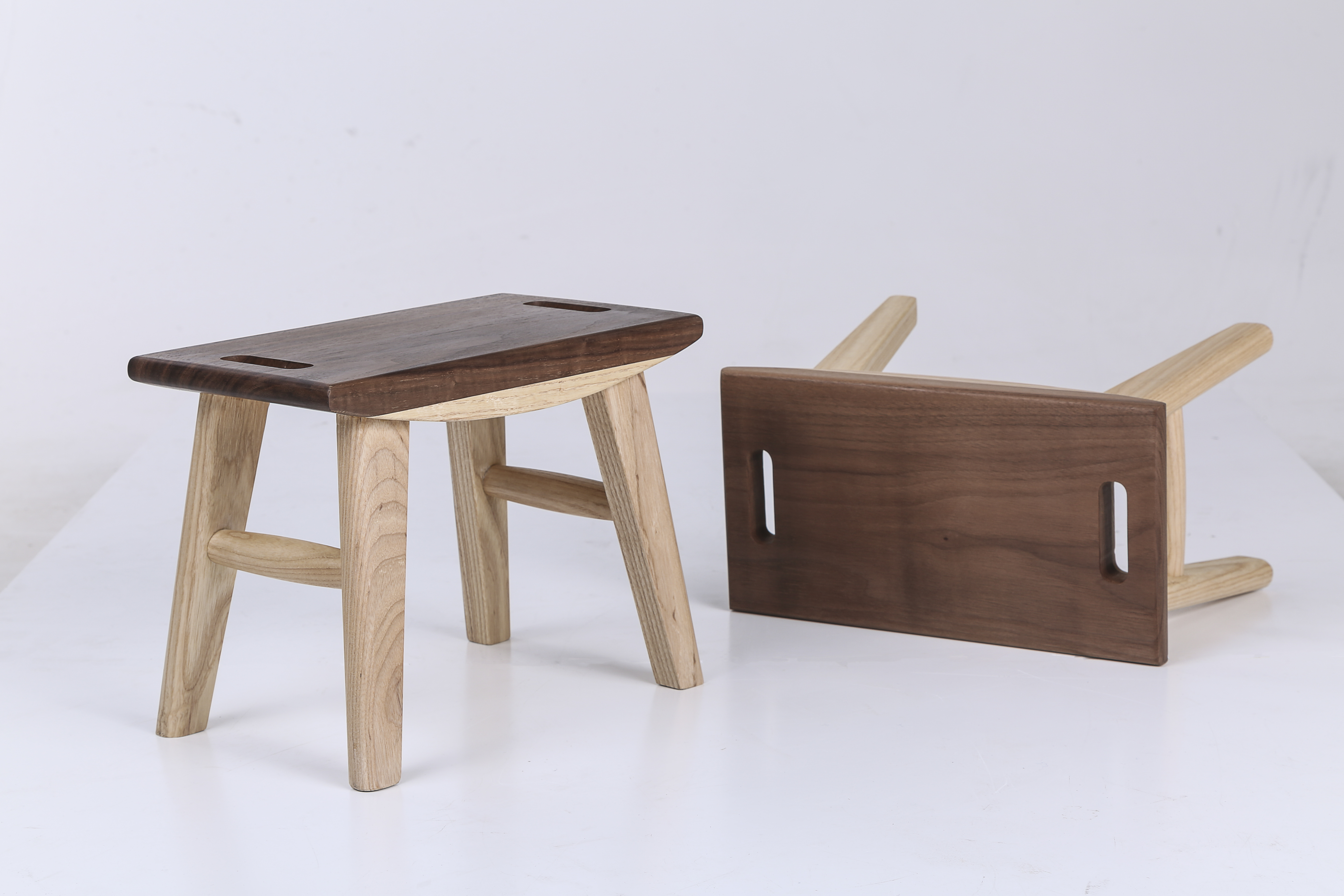 Furniture designer Ren Mengying，