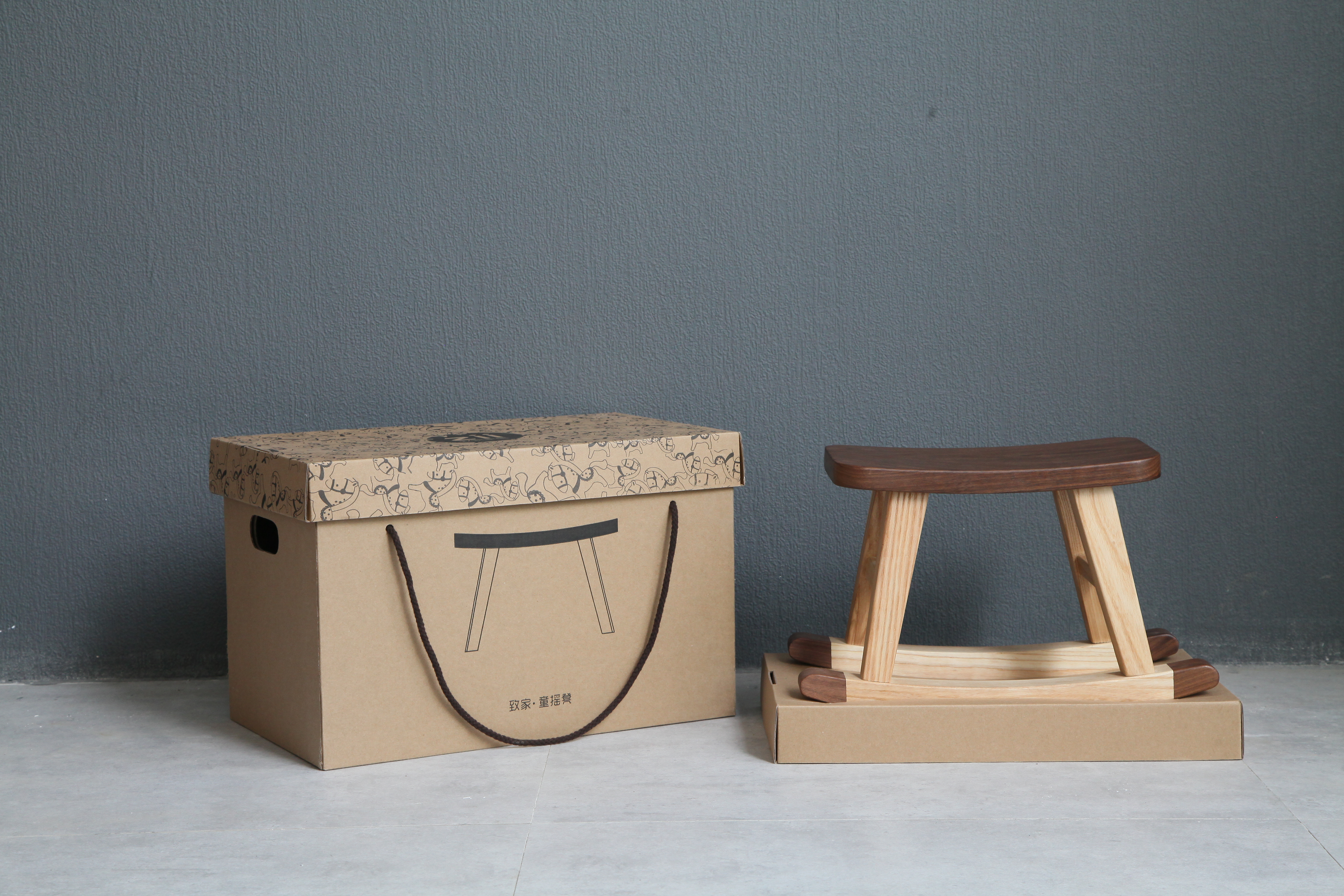 Furniture designer Ren Mengying，