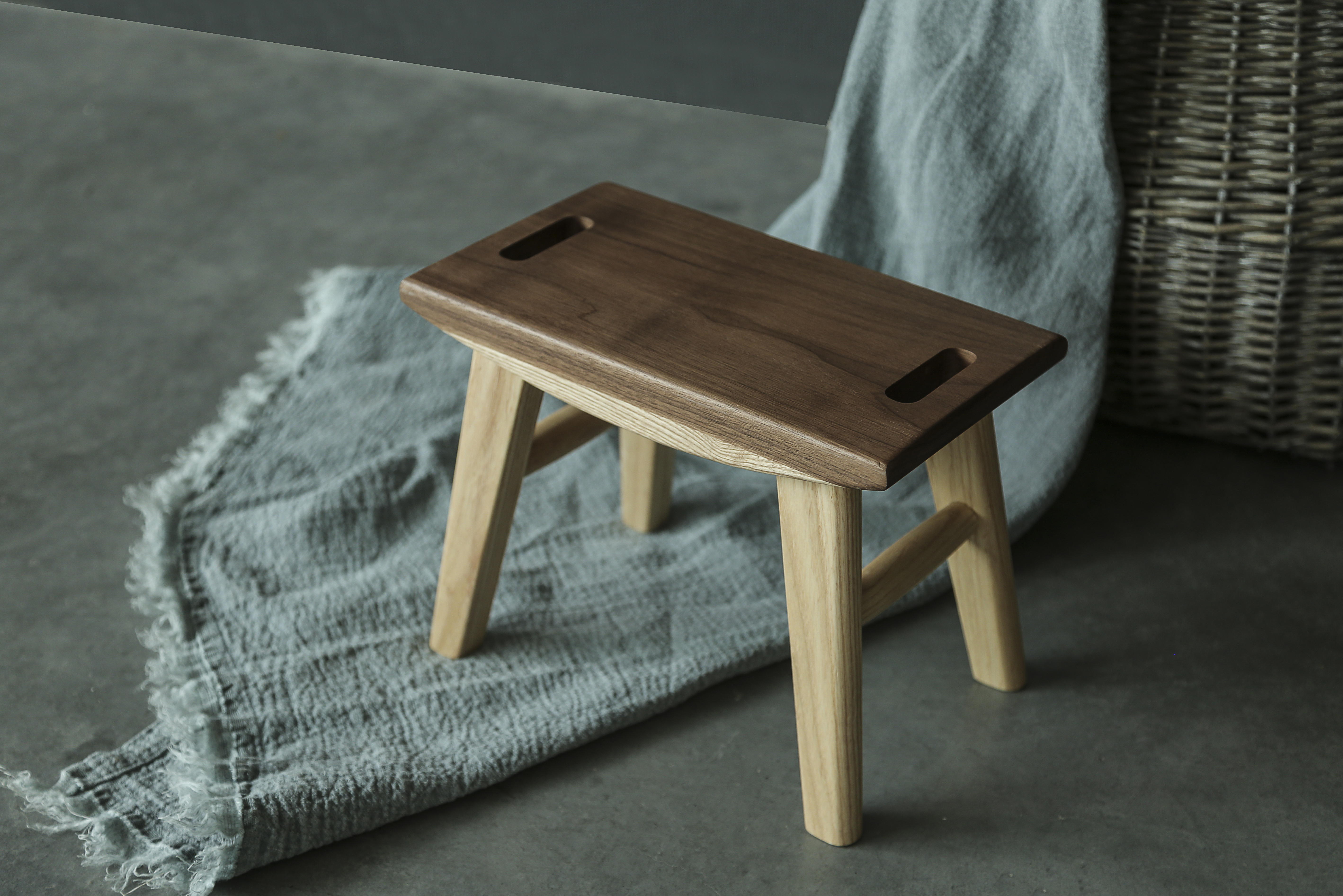 Furniture designer Ren Mengying，