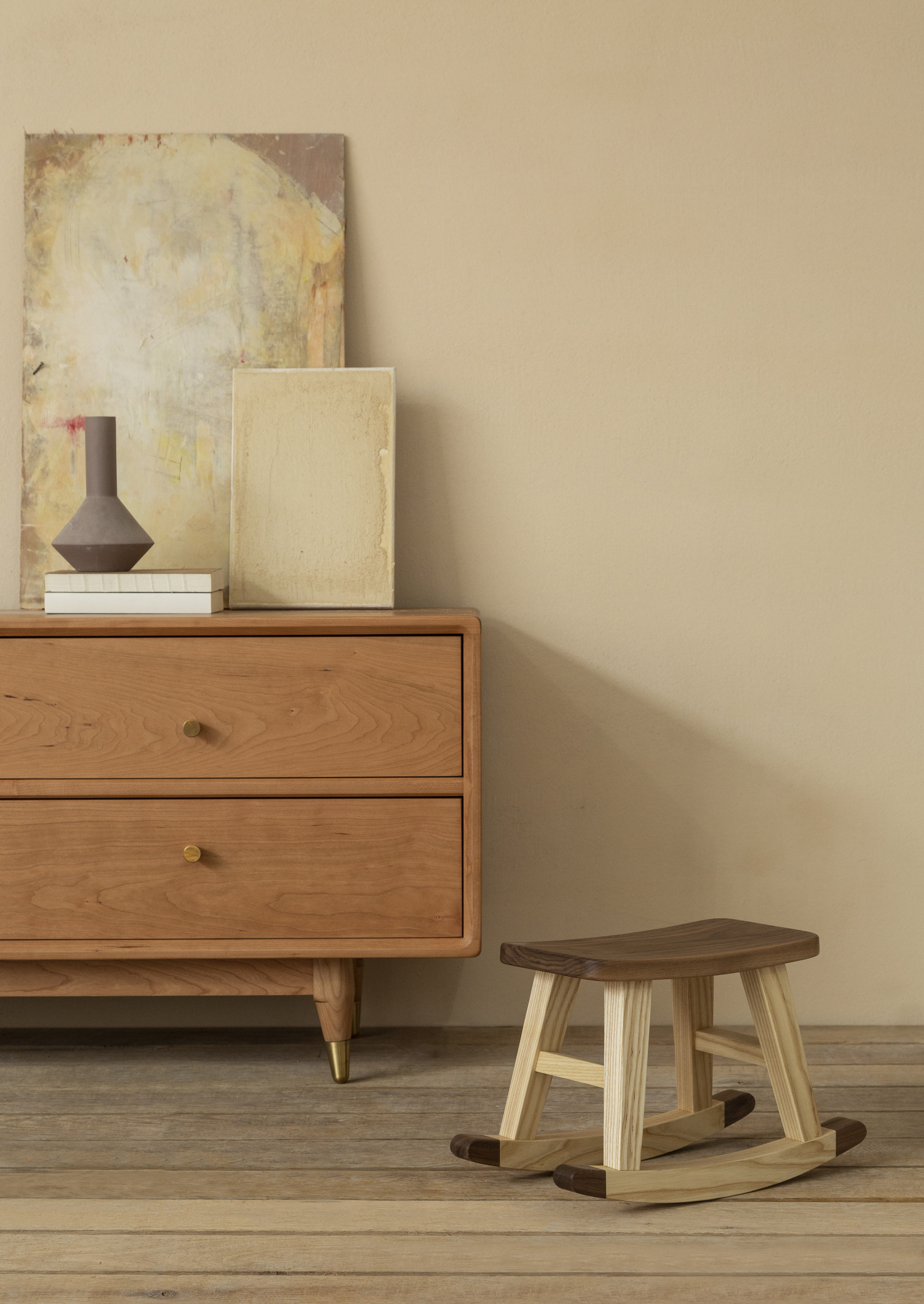 Furniture designer Ren Mengying，