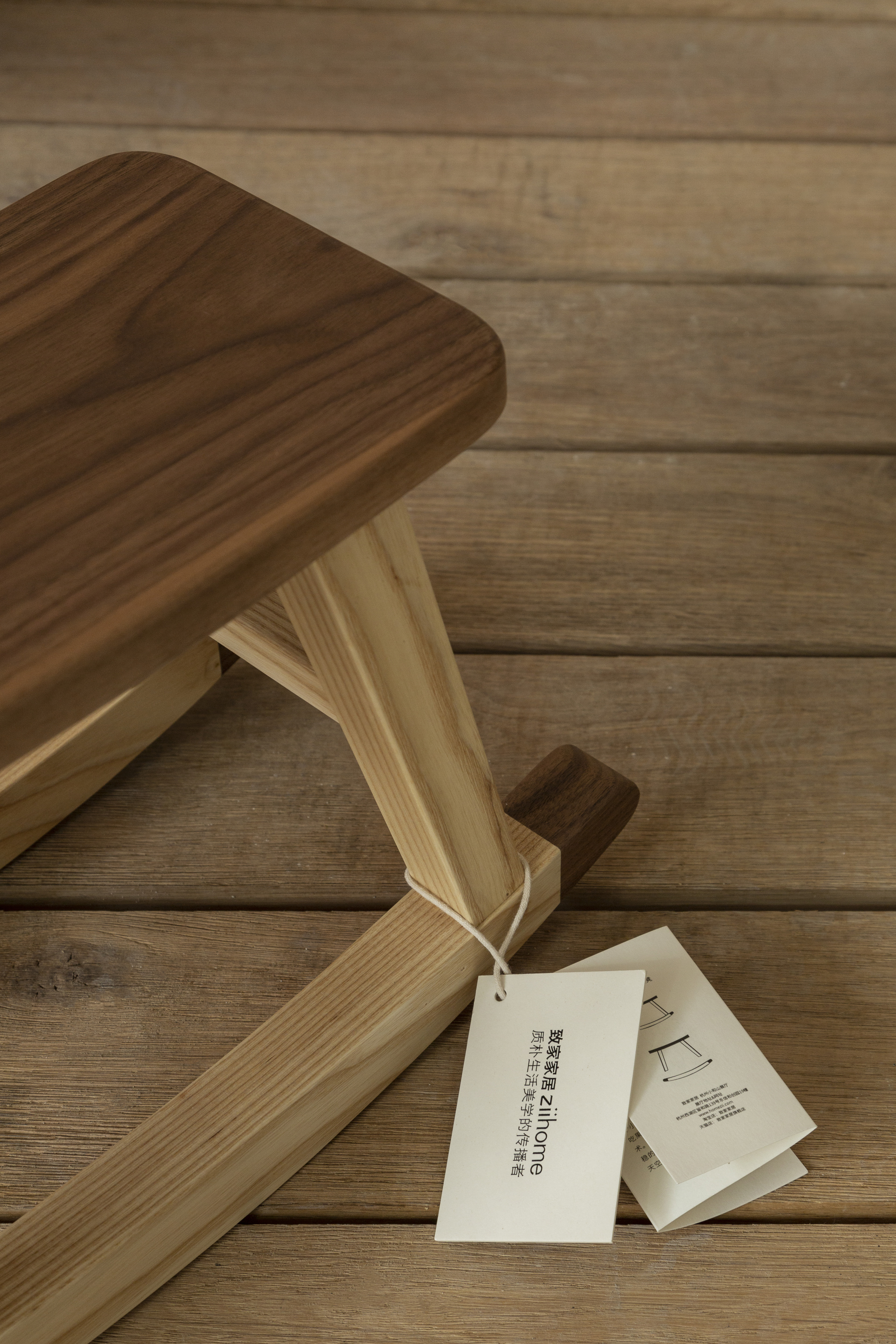 Furniture designer Ren Mengying，