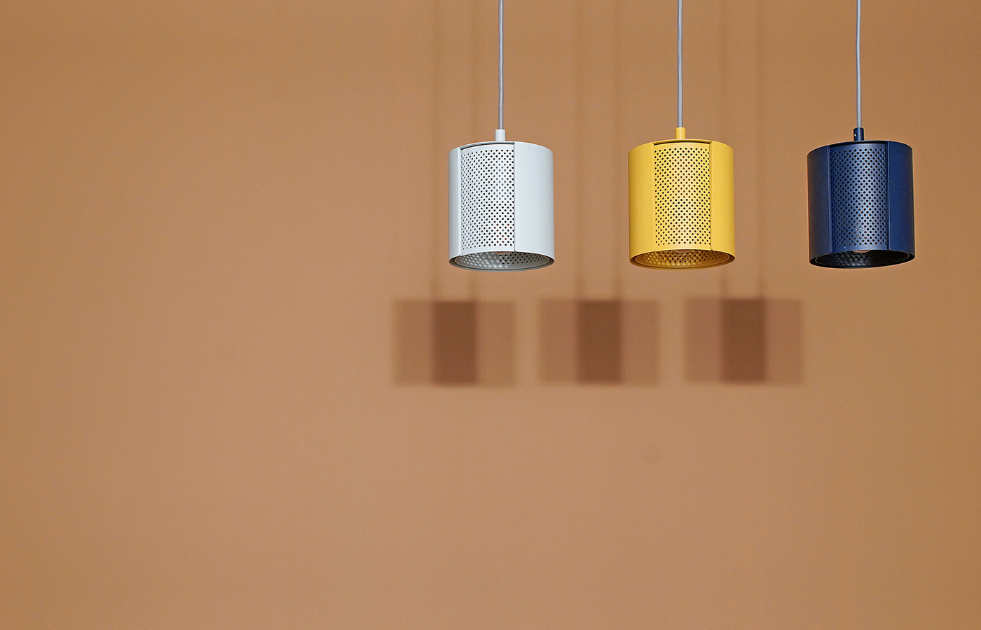 product design，industrial design，Aesthetics，Functionality，a chandelier，lamp，