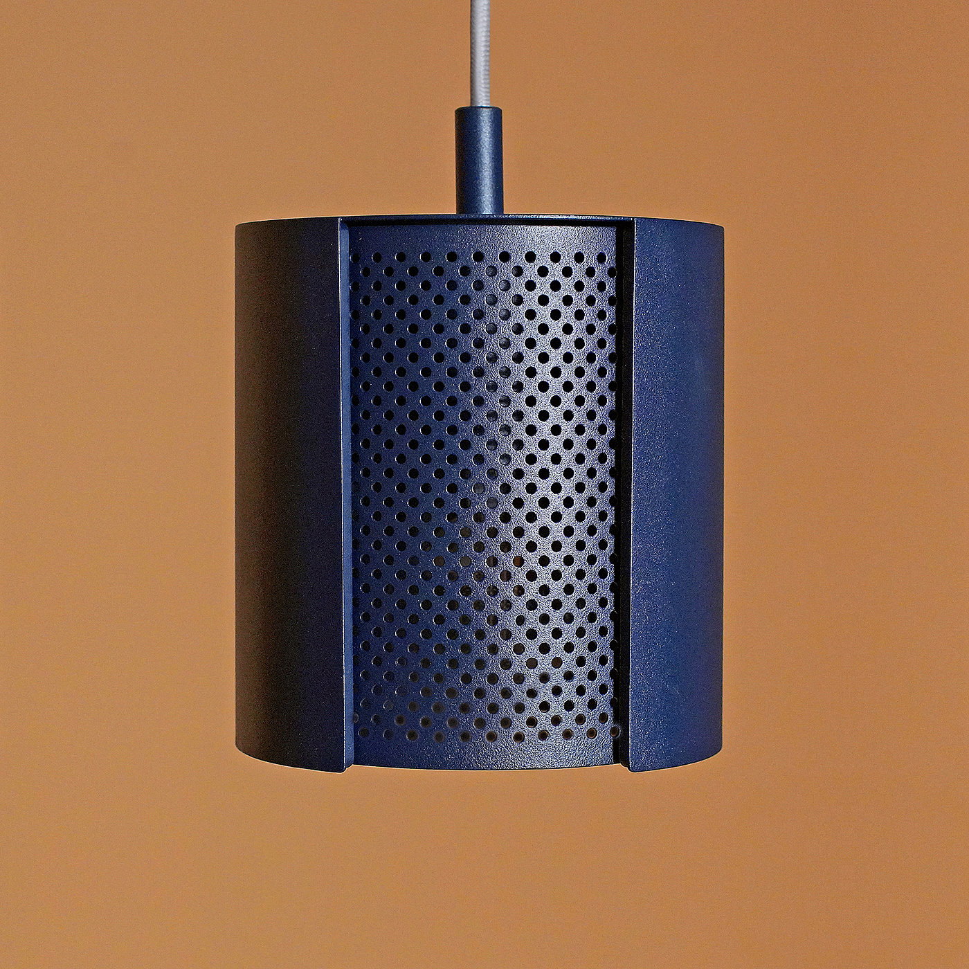 product design，industrial design，Aesthetics，Functionality，a chandelier，lamp，