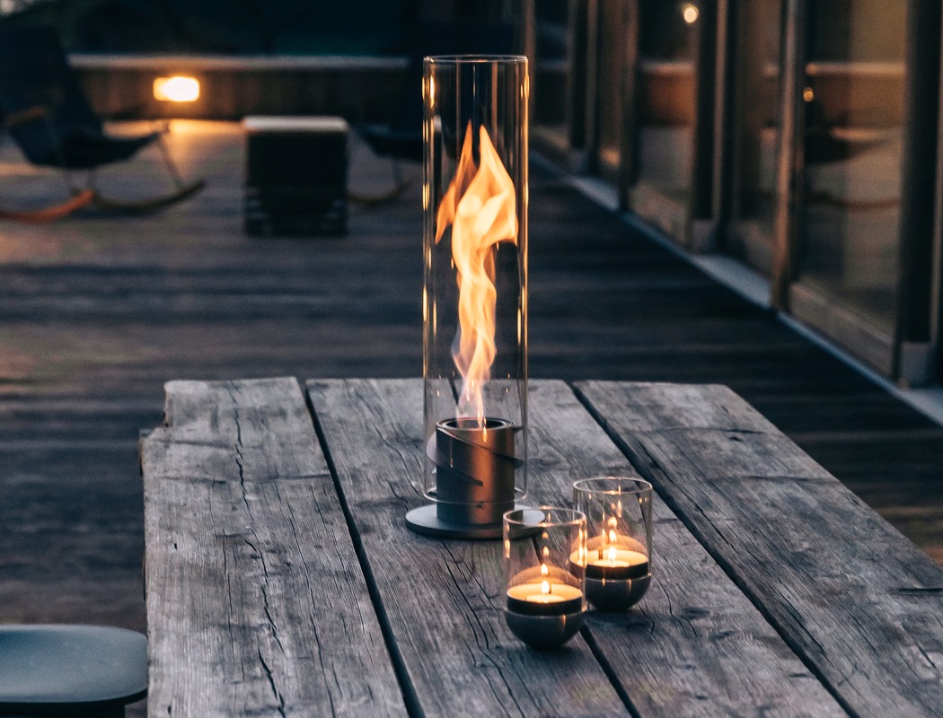 lamp，night，flame，