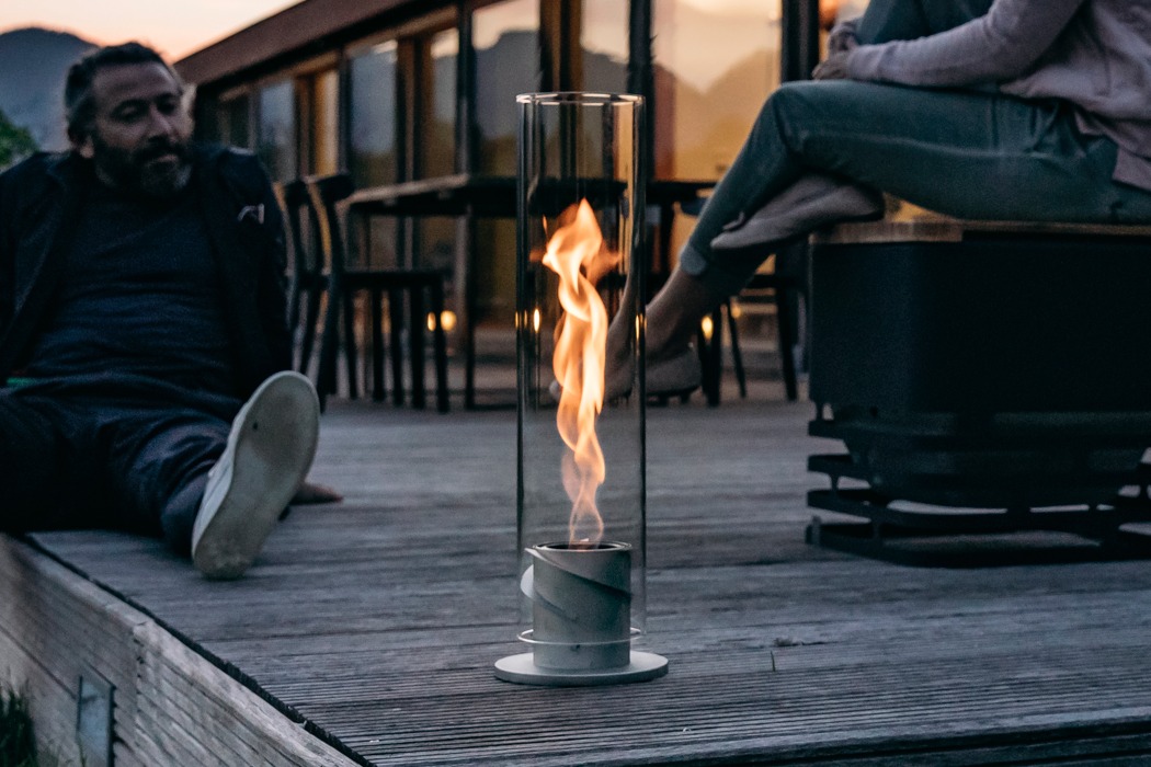 lamp，night，flame，