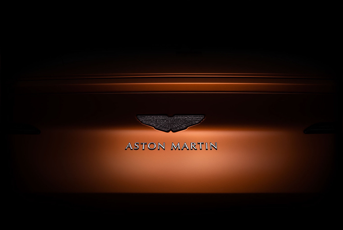brown，Sports car，Aston Martin，