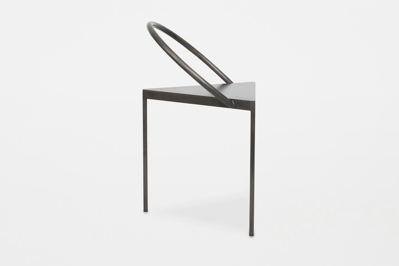 Minimalist design ，stainless steel，geometry，chair，