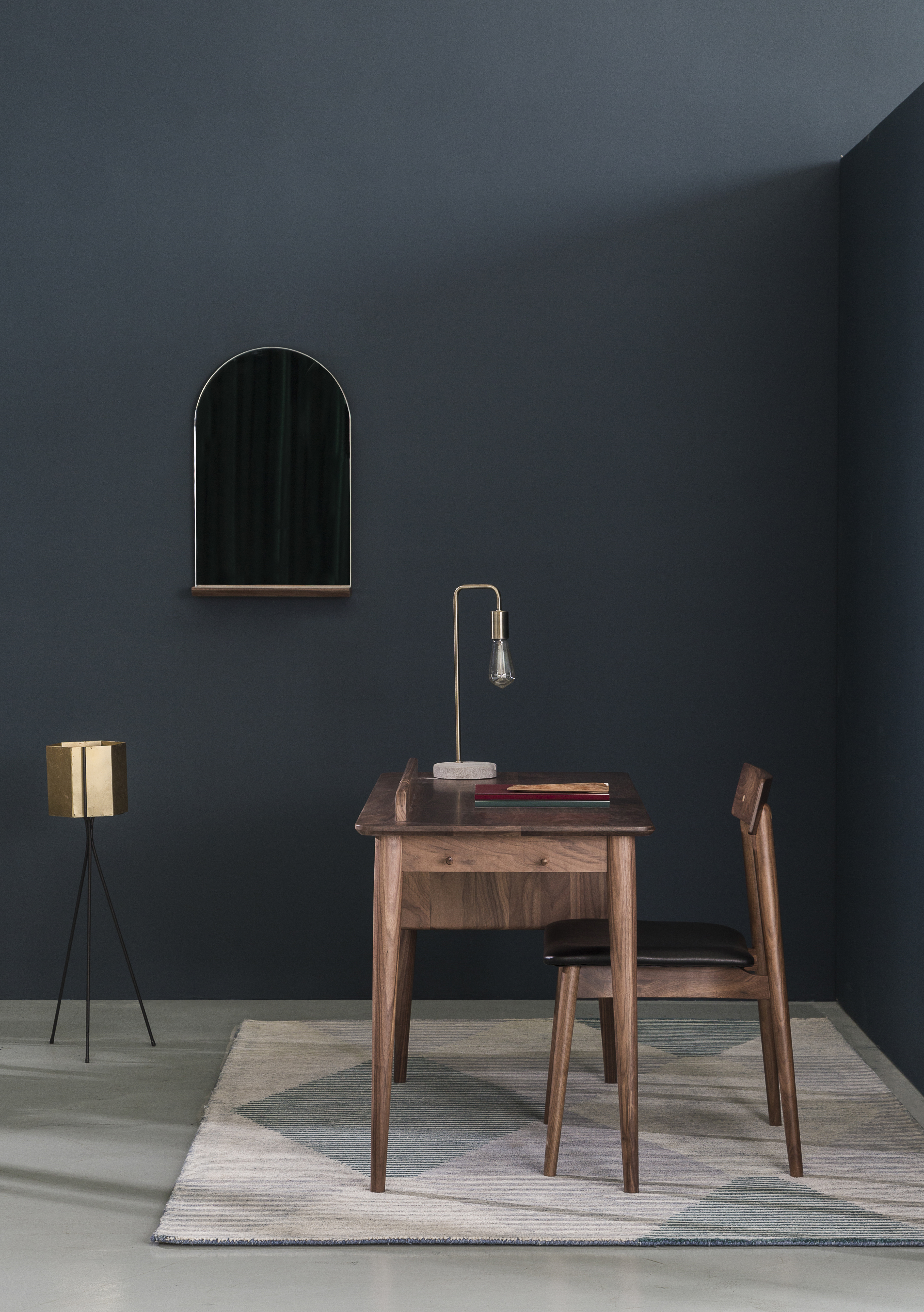 Furniture designer Ren Mengying，