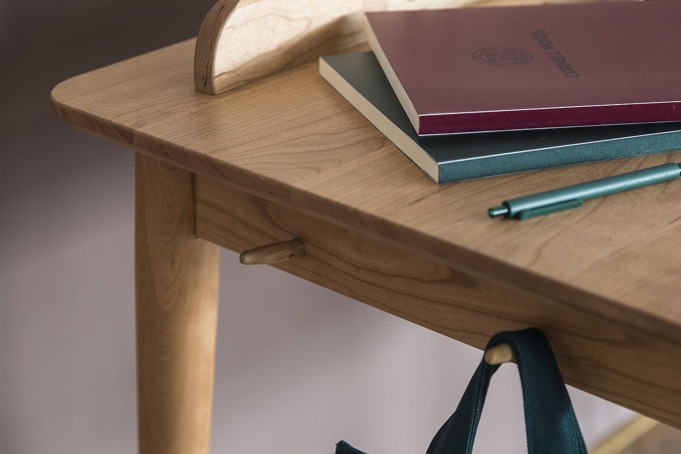 Furniture designer Ren Mengying，