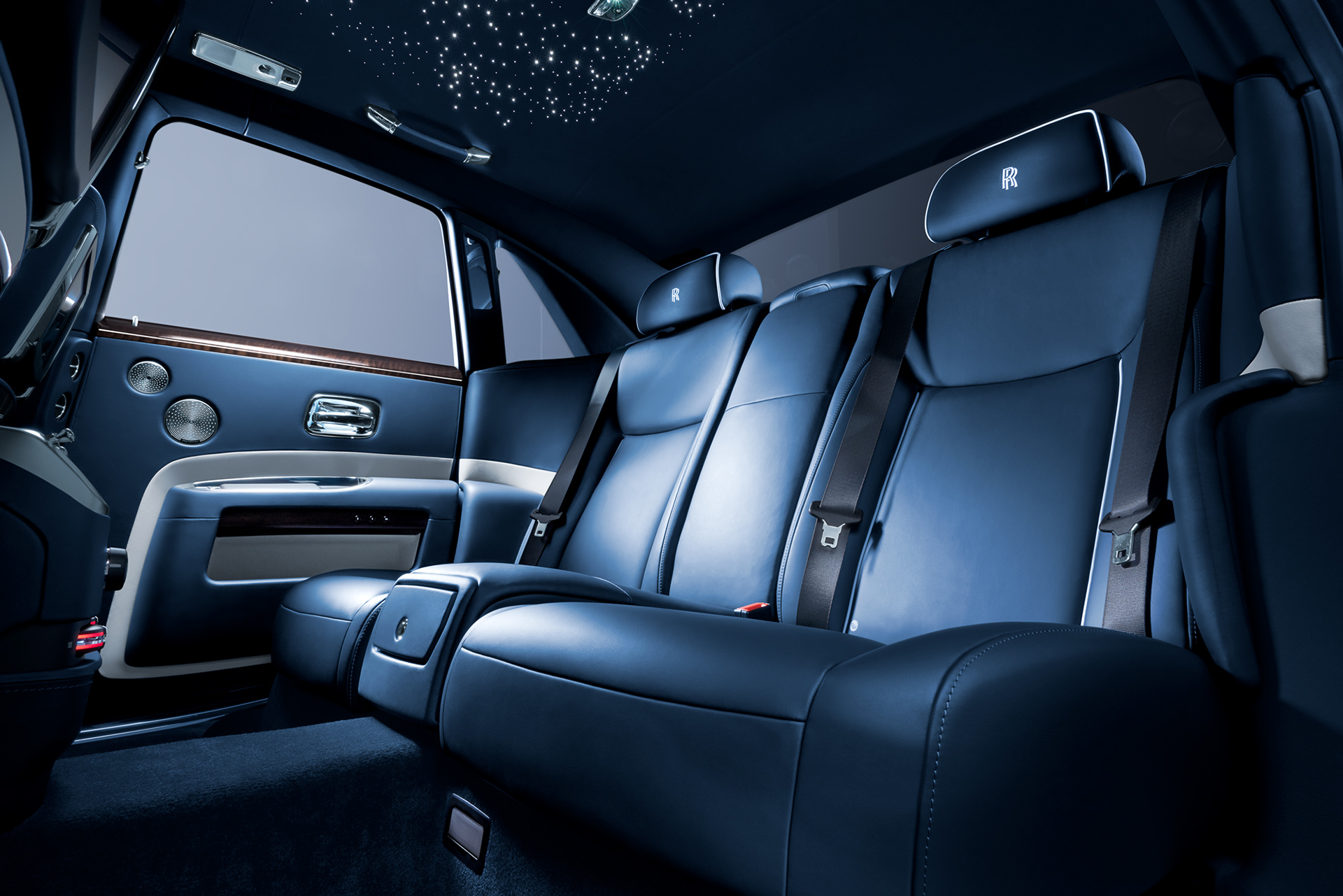 blue，Automobile design，Rolls Royce Ghost，