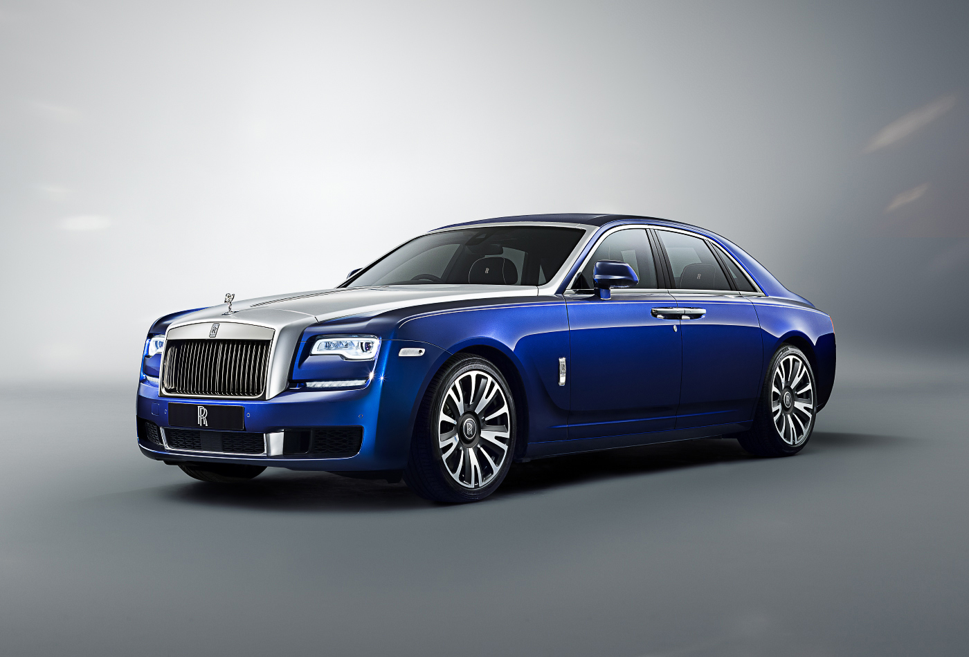 blue，Automobile design，Rolls Royce Ghost，