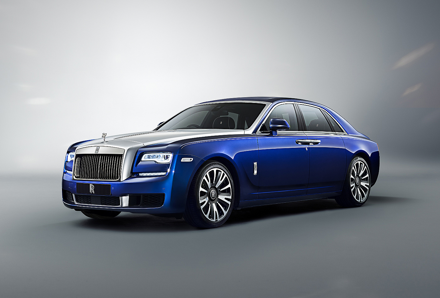 blue，Automobile design，Rolls Royce Ghost，