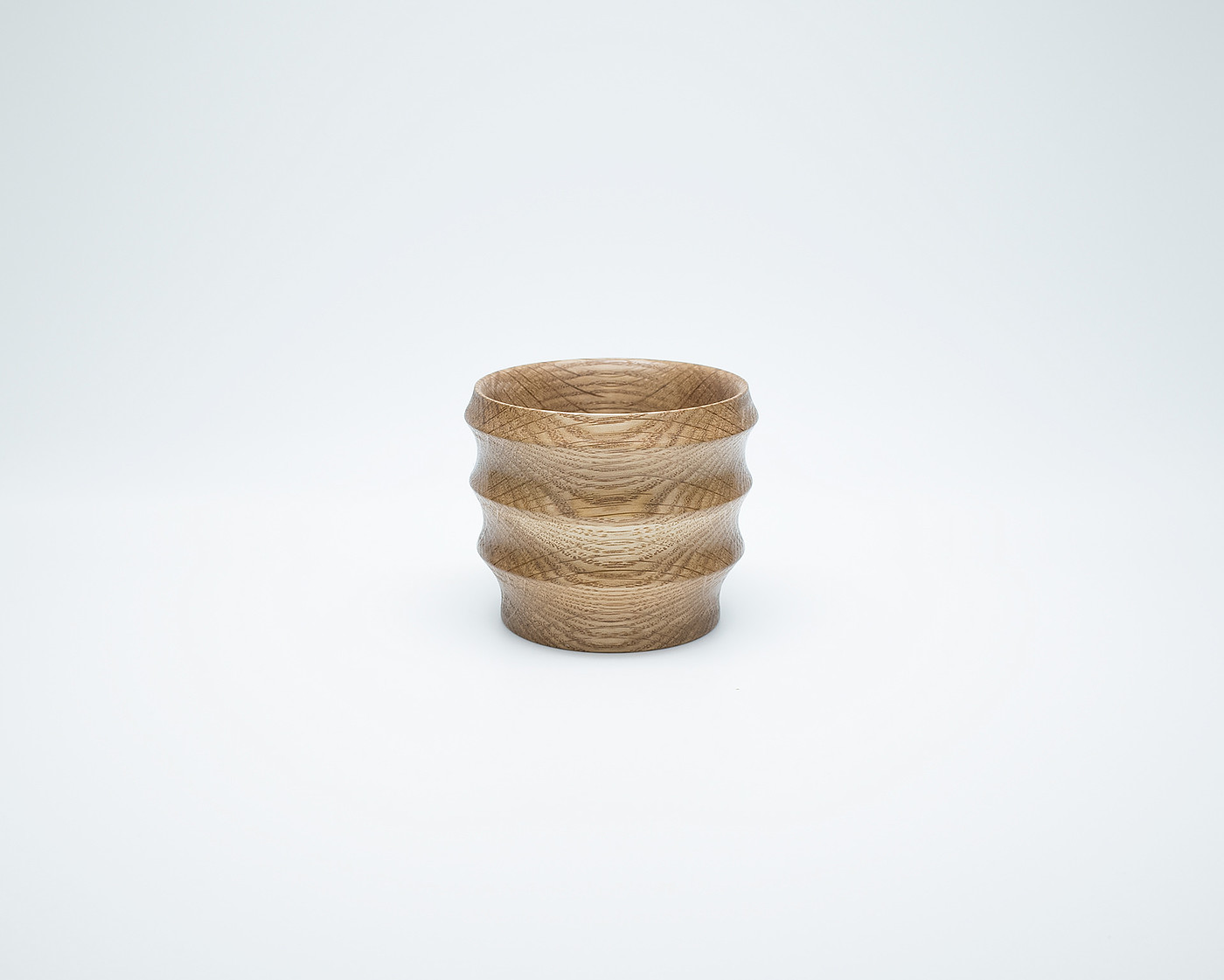 Tableware design，glass，oak，