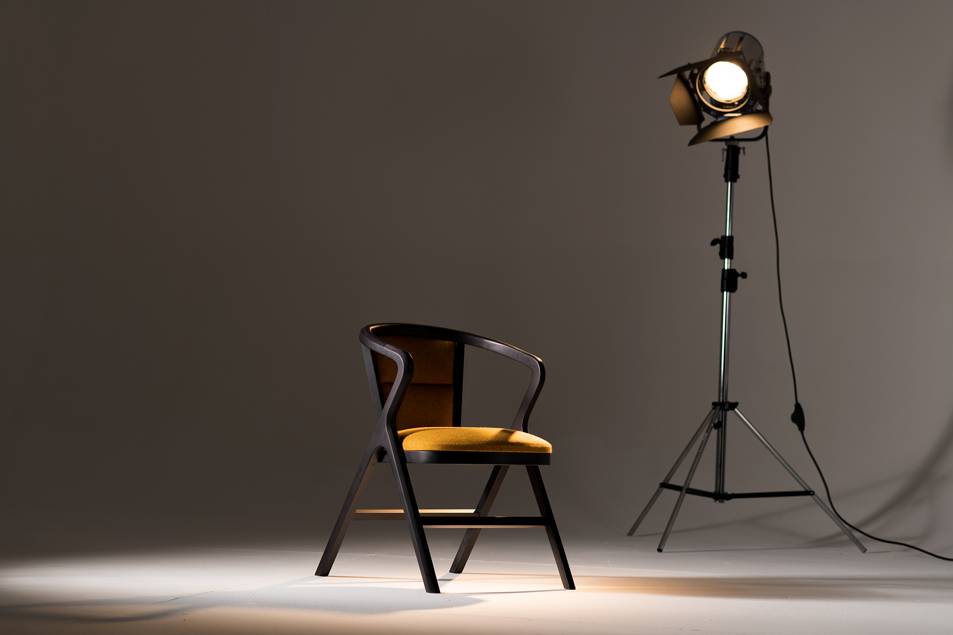 black，chair，Cali Chair，